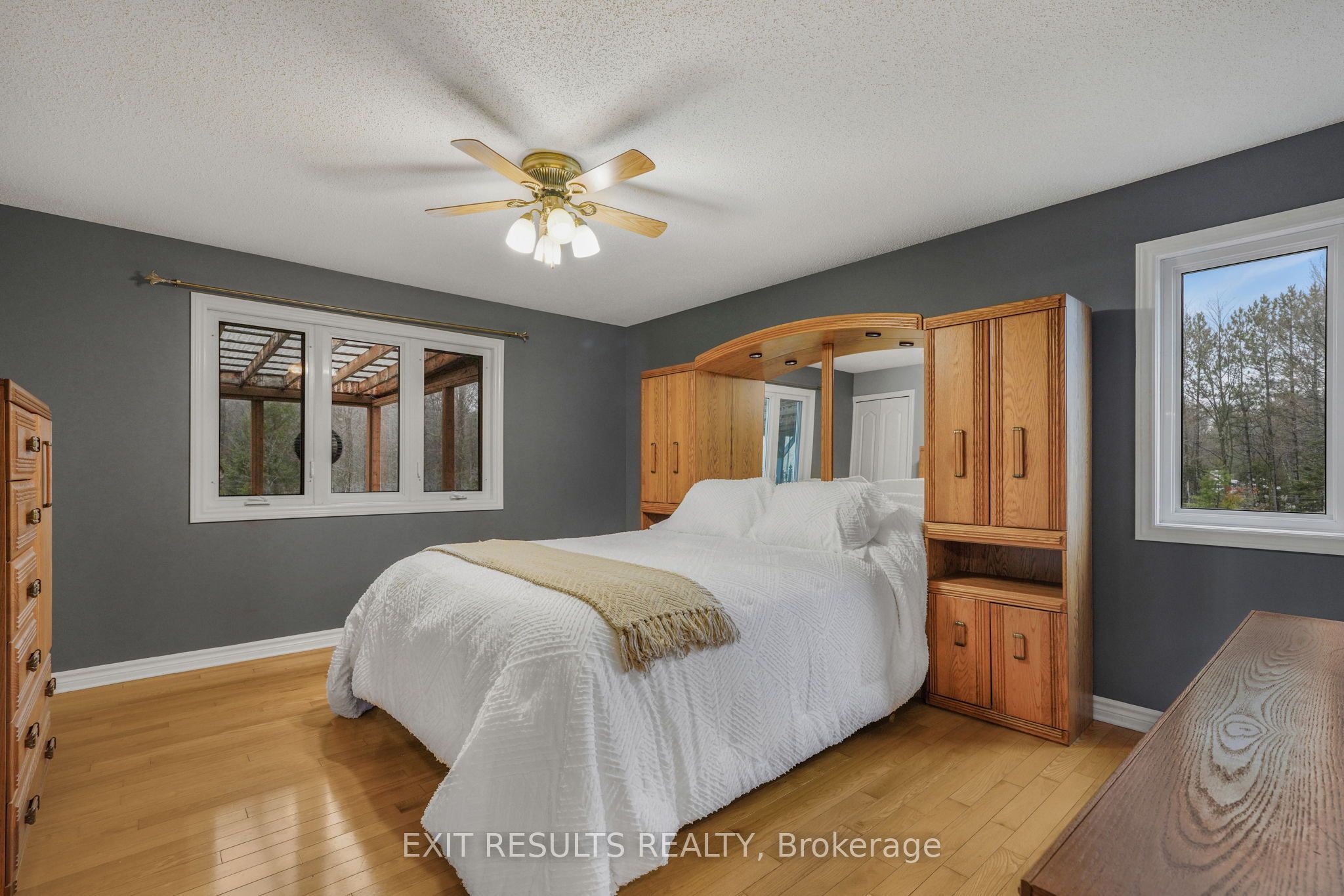 638 St Thomas Road E Property Photo 14