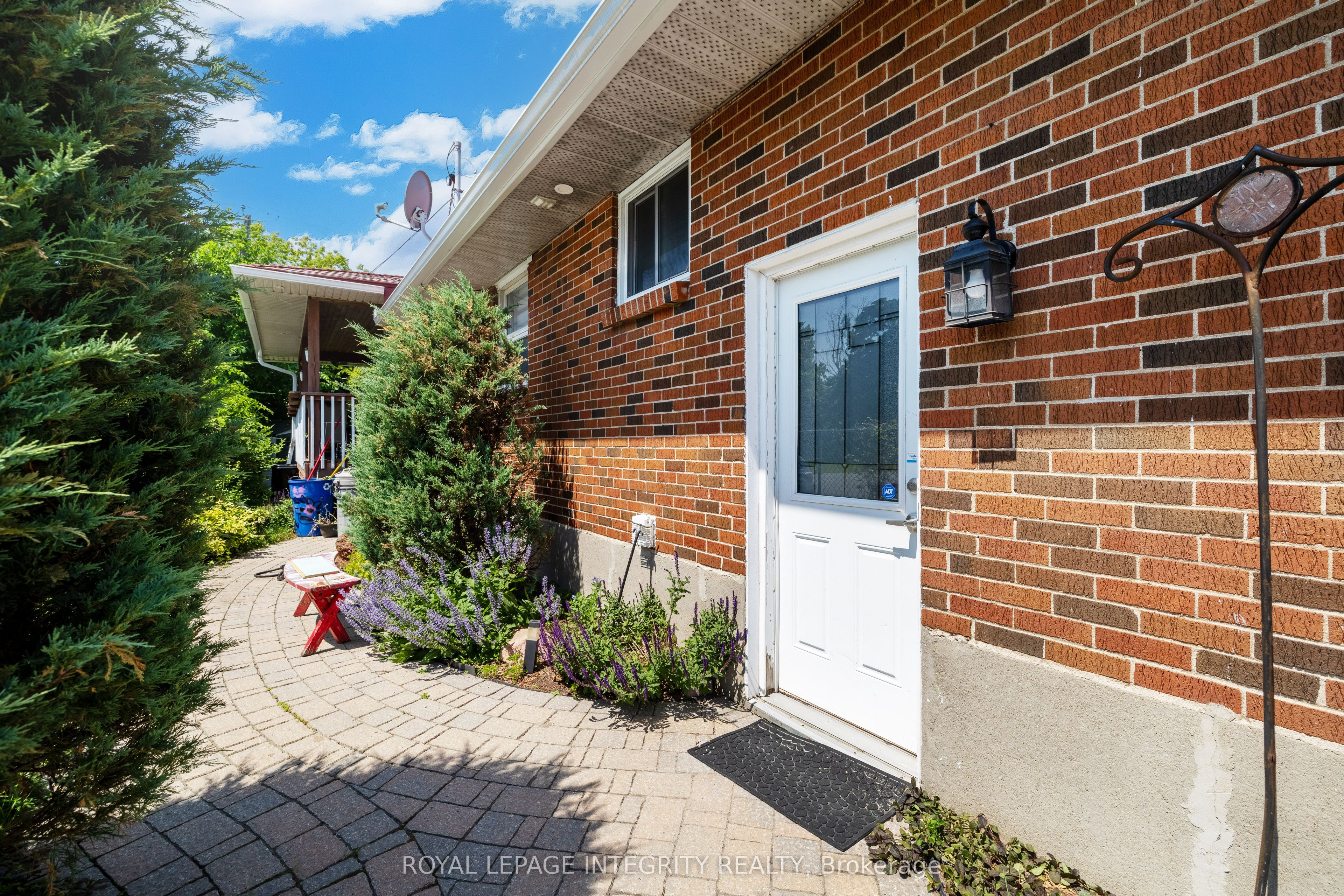 924 Rex Avenue Property Photo 1