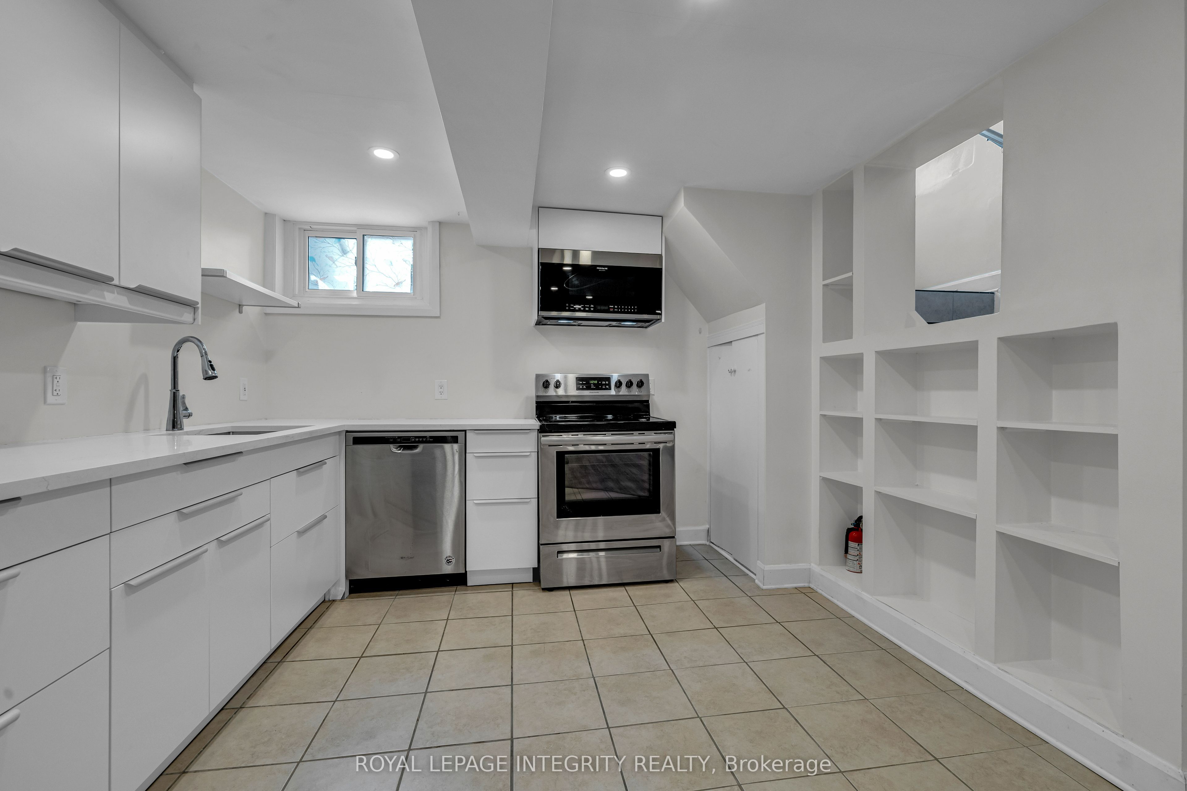 924 Rex Avenue Property Photo 9