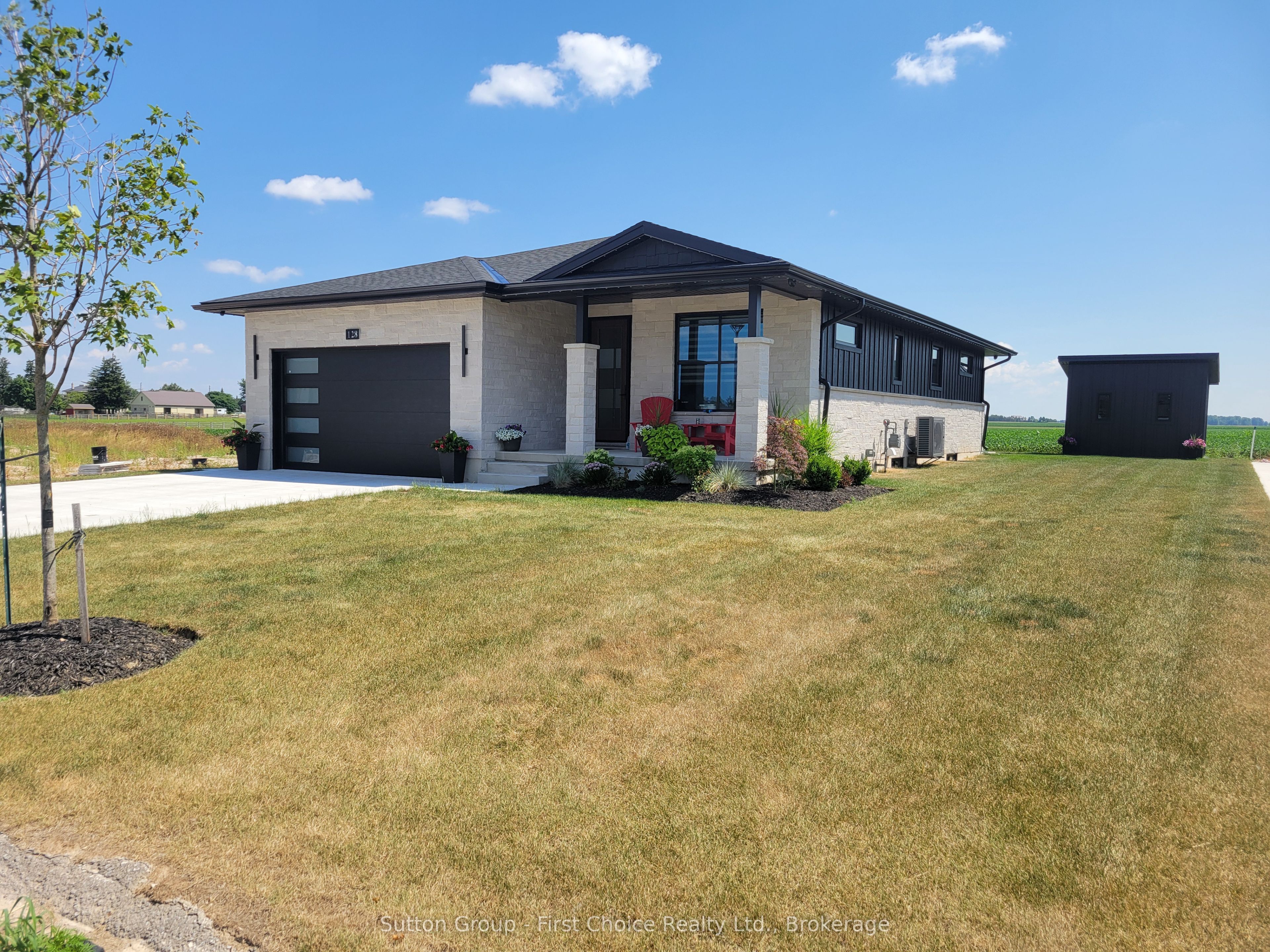128 Rowe Avenue Property Photo 5