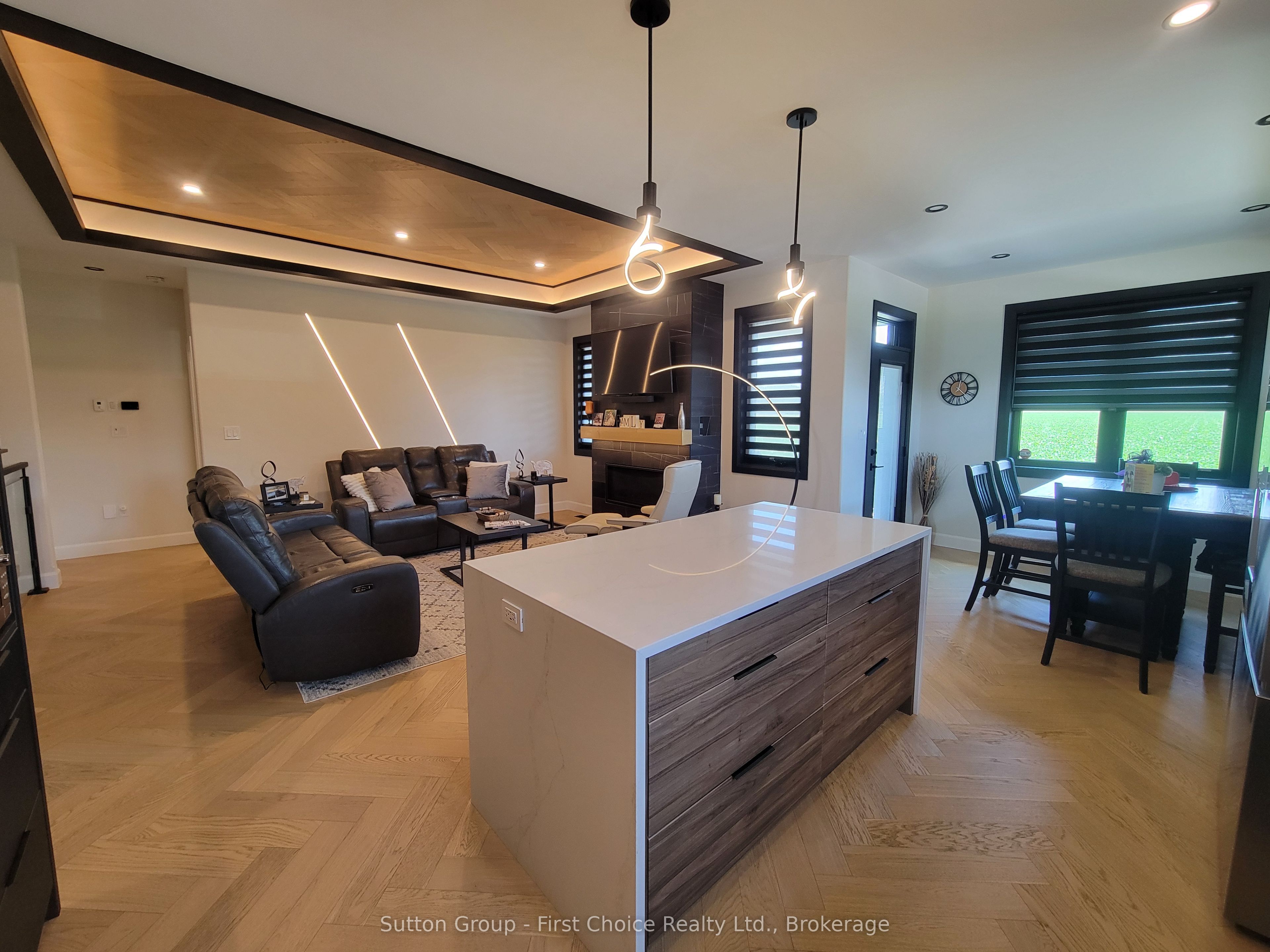 128 Rowe Avenue Property Photo 8