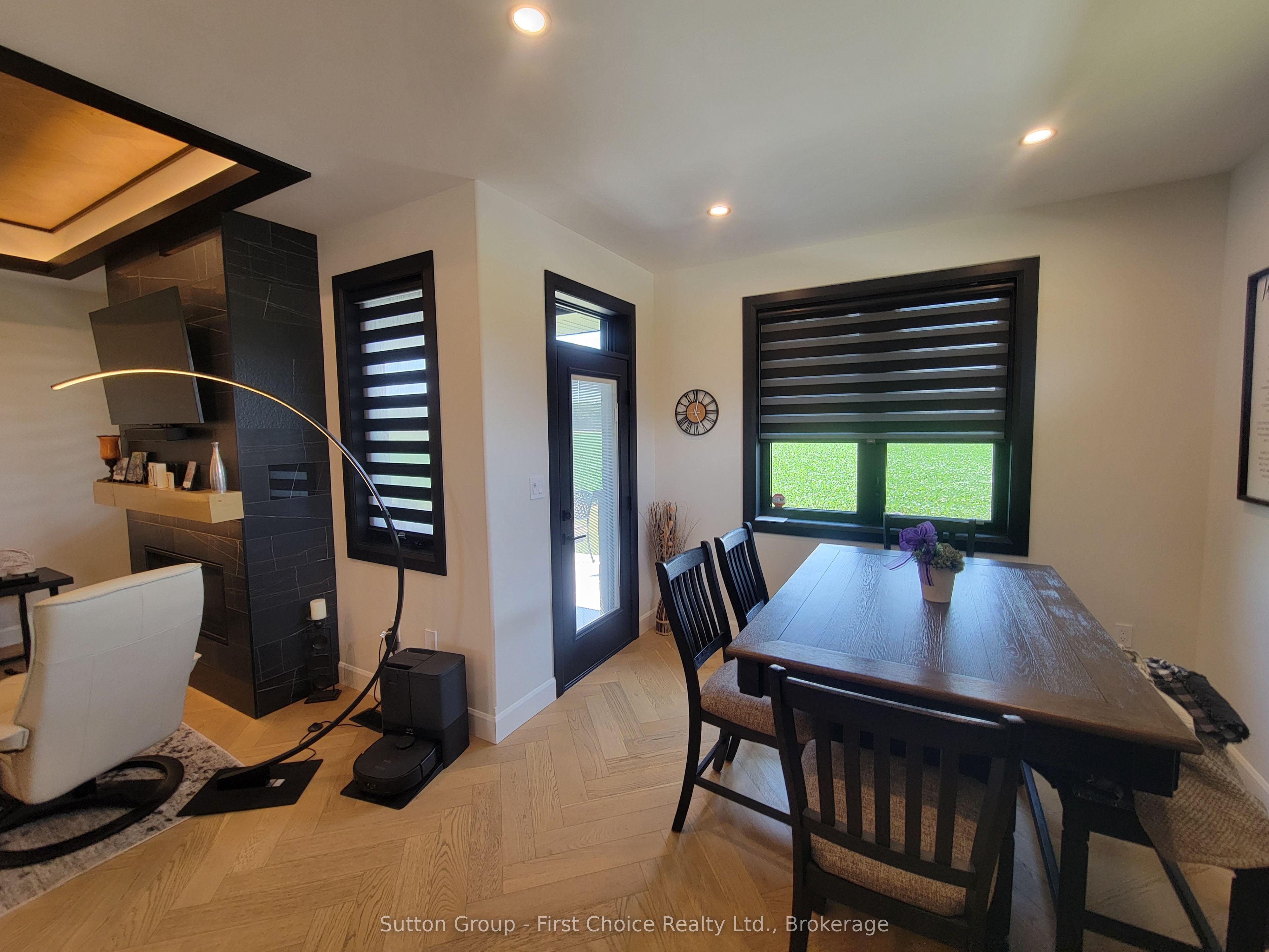 128 Rowe Avenue Property Photo 14