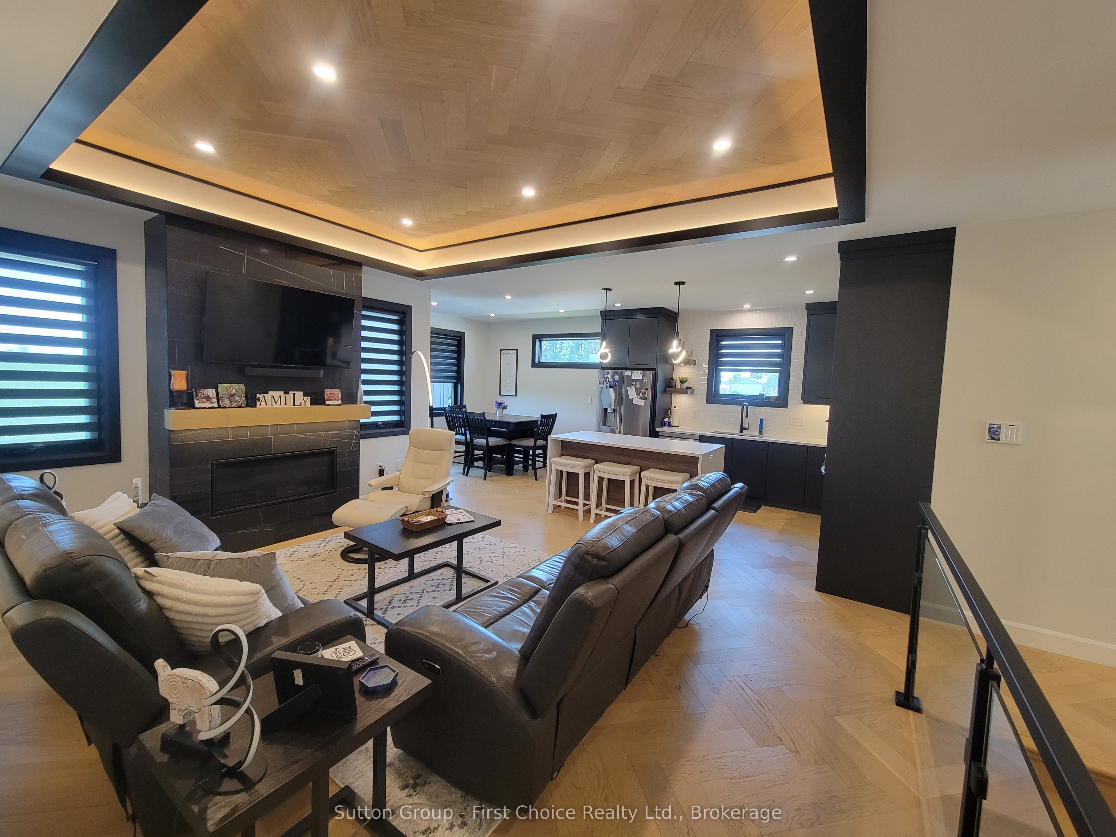 128 Rowe Avenue Property Photo 17