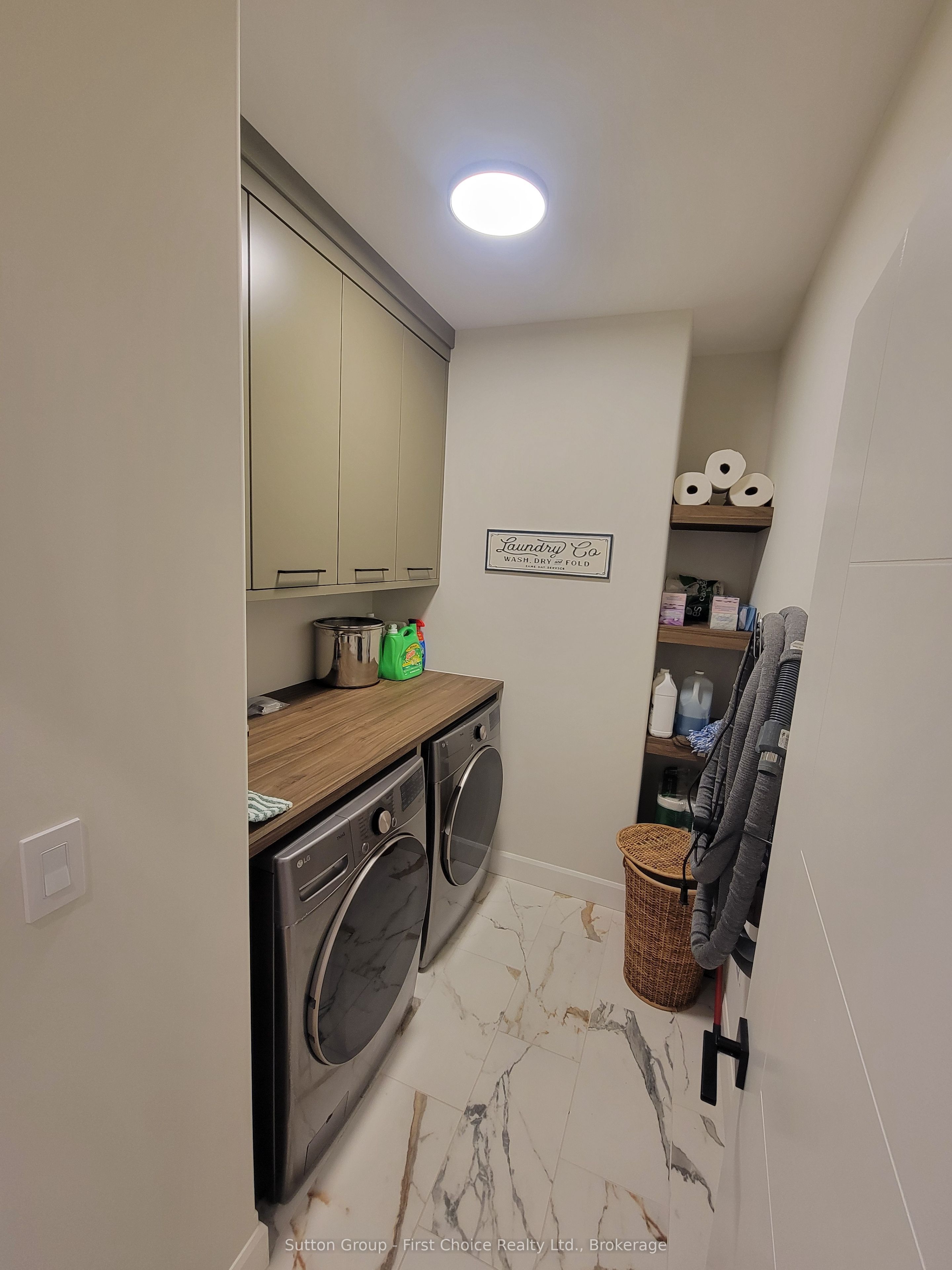 128 Rowe Avenue Property Photo 23