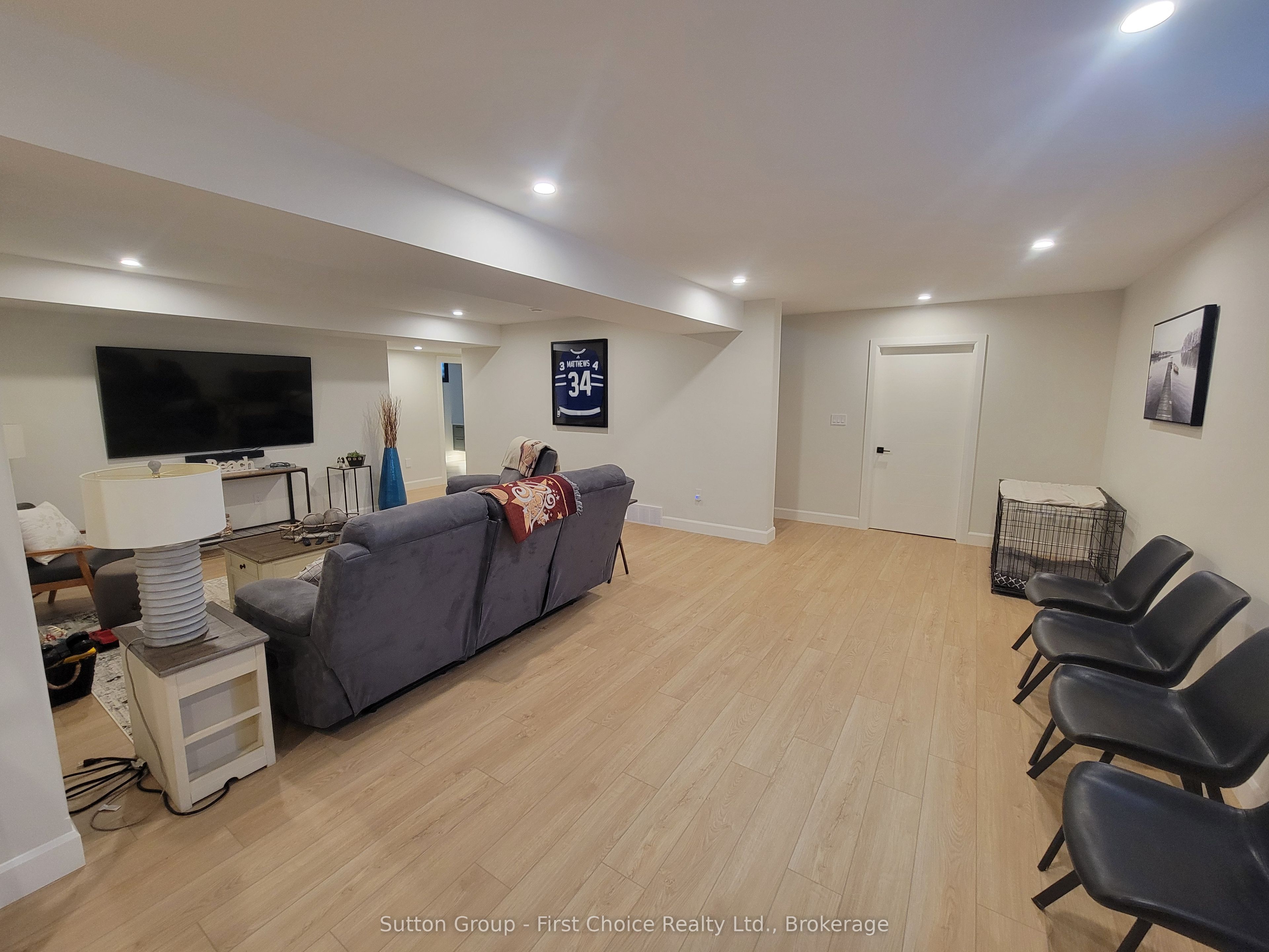 128 Rowe Avenue Property Photo 28