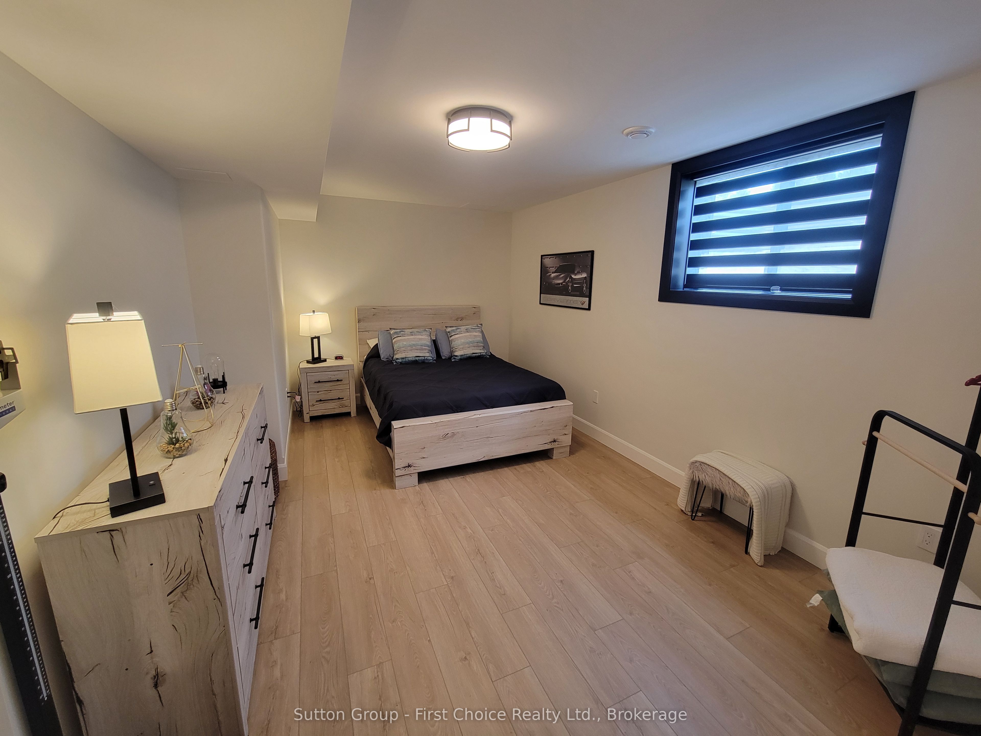128 Rowe Avenue Property Photo 33