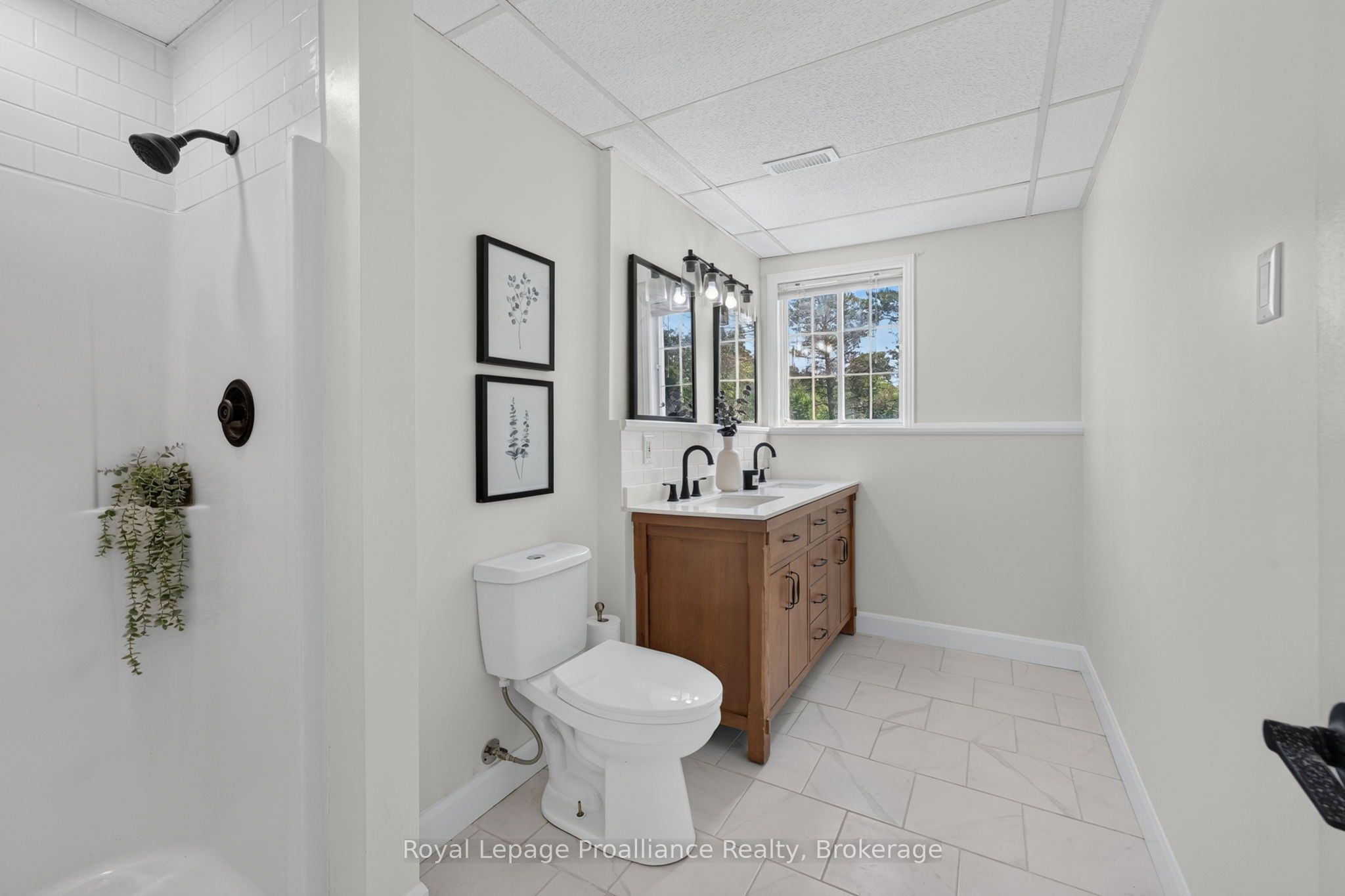 3561 Vienna Crescent Property Photo 25