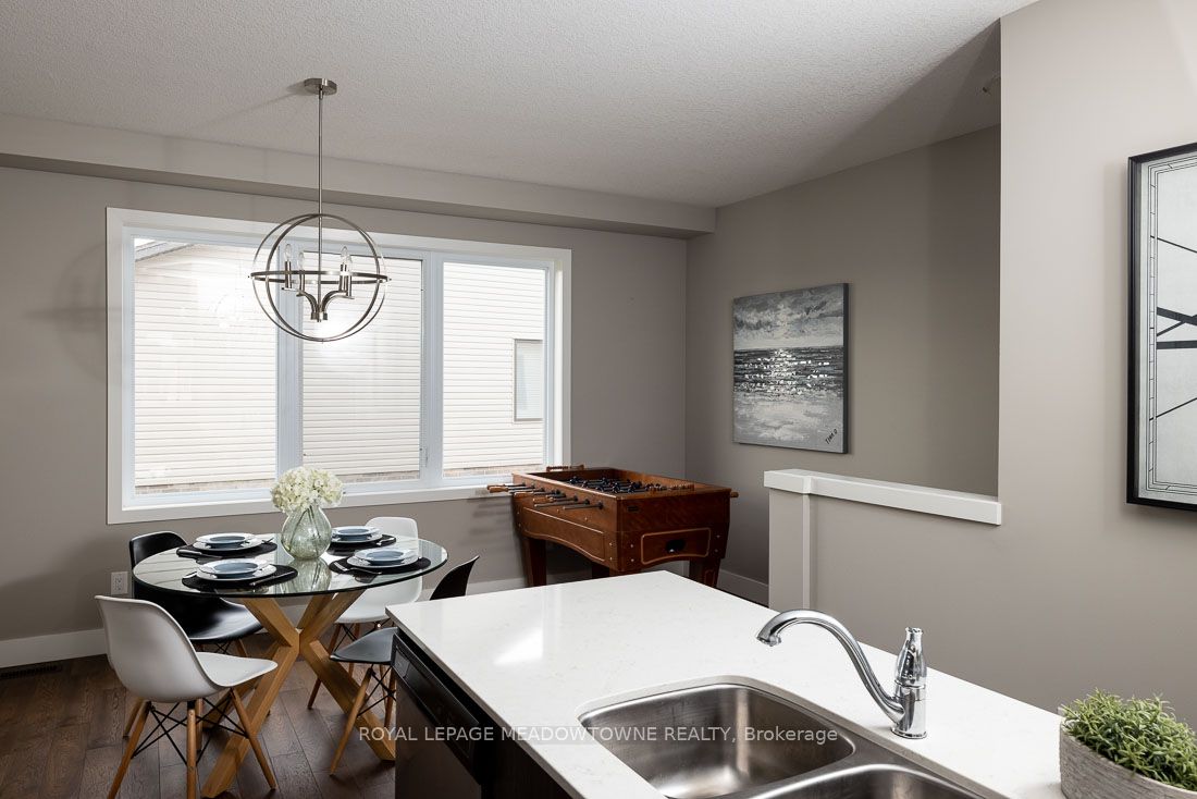 2144 Meadowgate Boulevard Property Photo 3