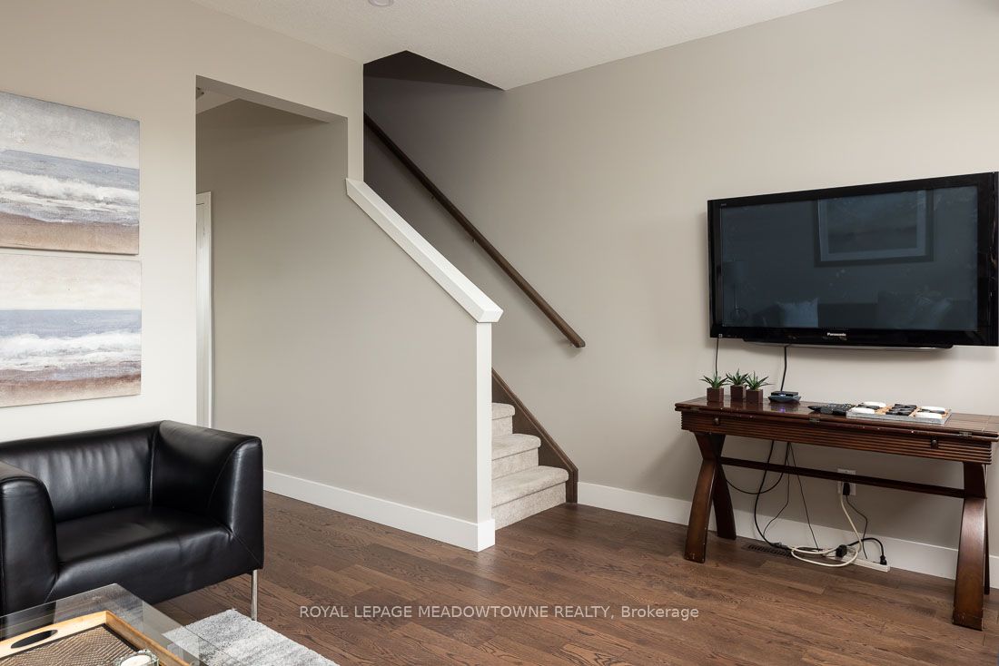 2144 Meadowgate Boulevard Property Photo 5