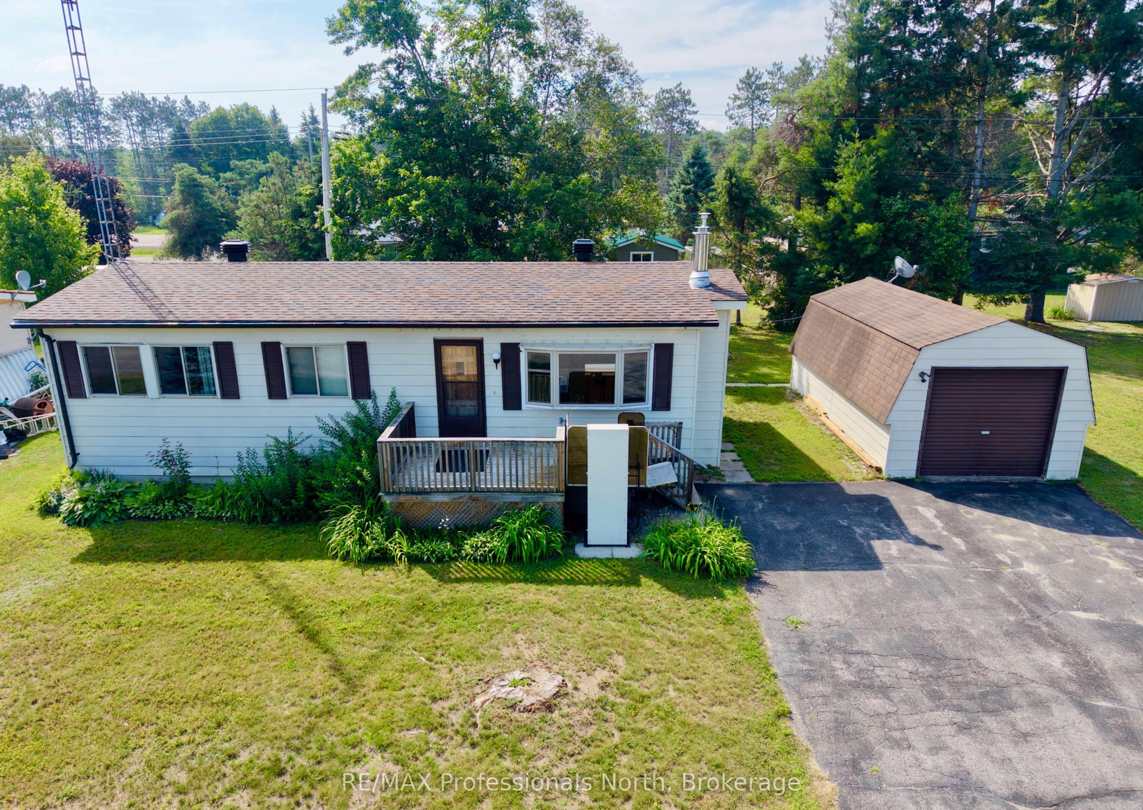 1034 Eighth Lane Property Photo 1