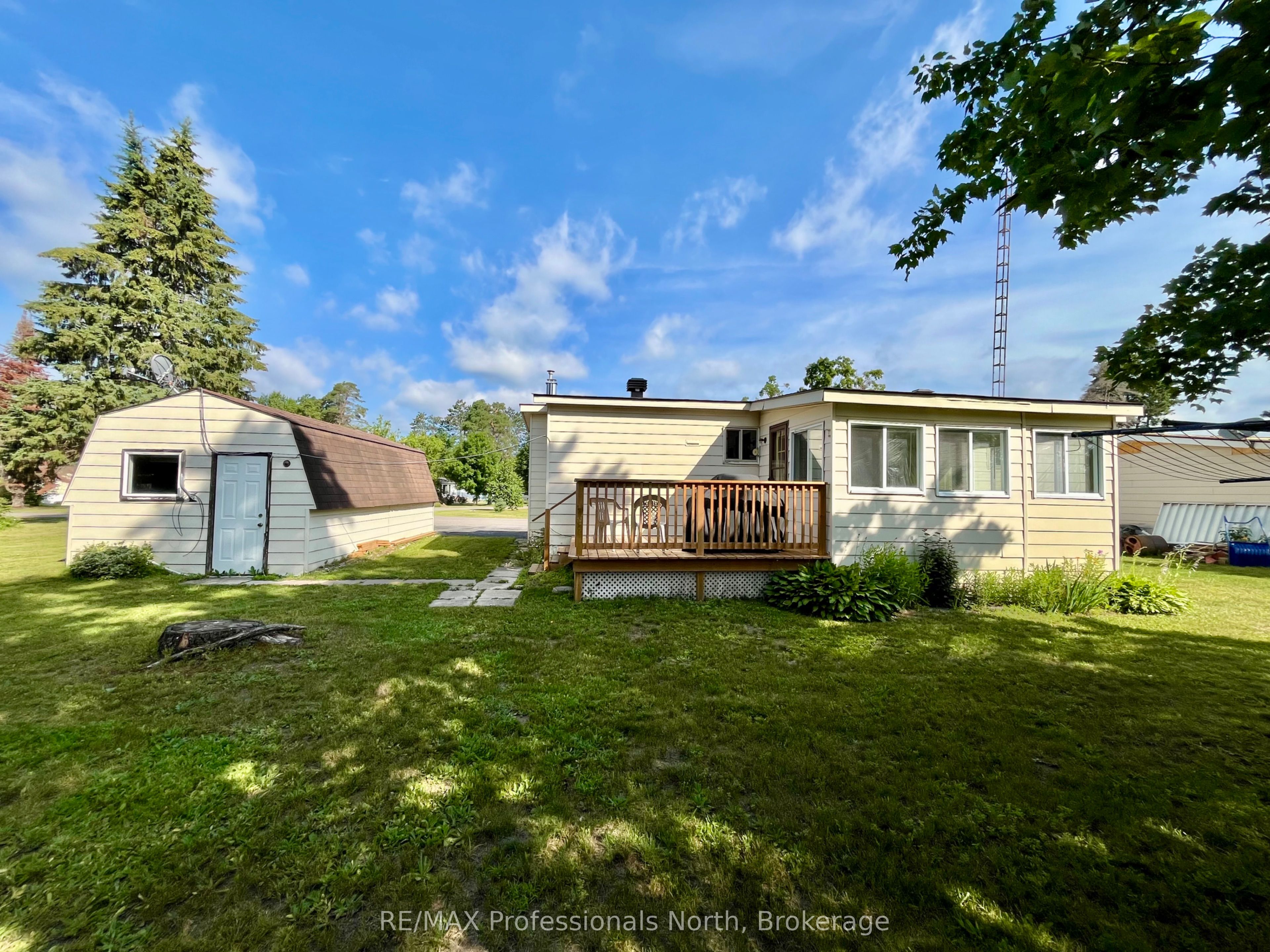 1034 Eighth Lane Property Photo 4