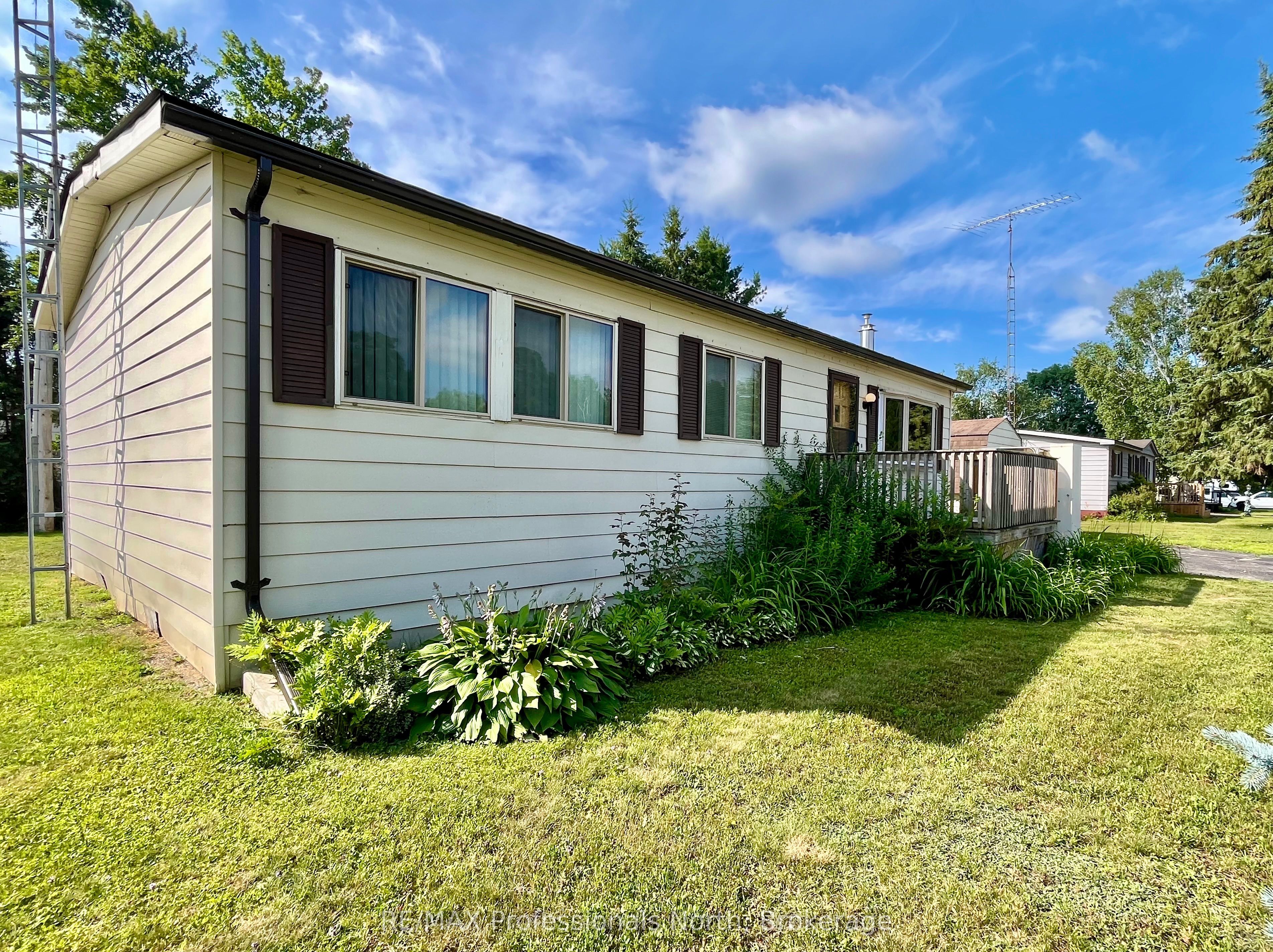 1034 Eighth Lane Property Photo 6