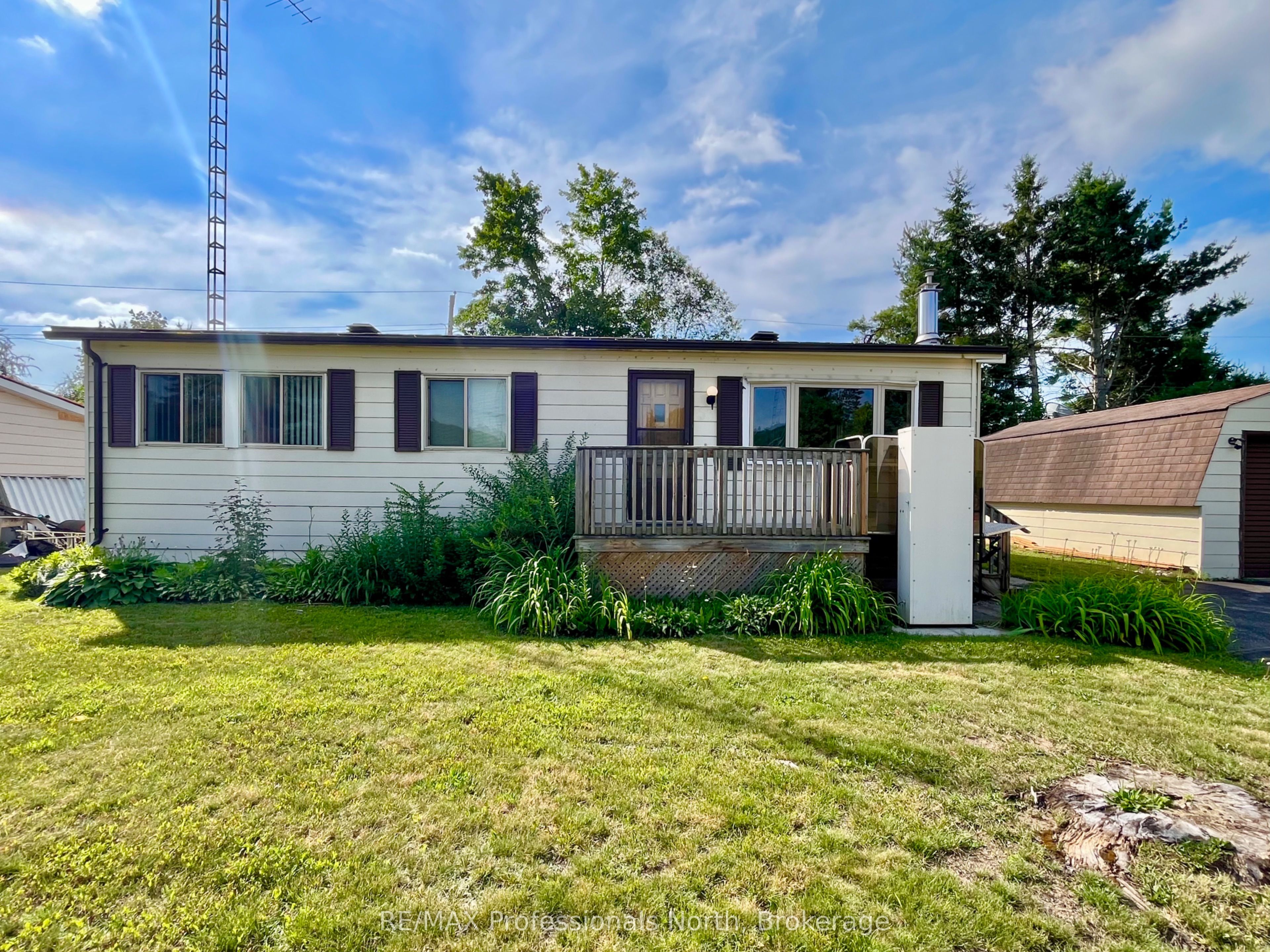 1034 Eighth Lane Property Photo 8