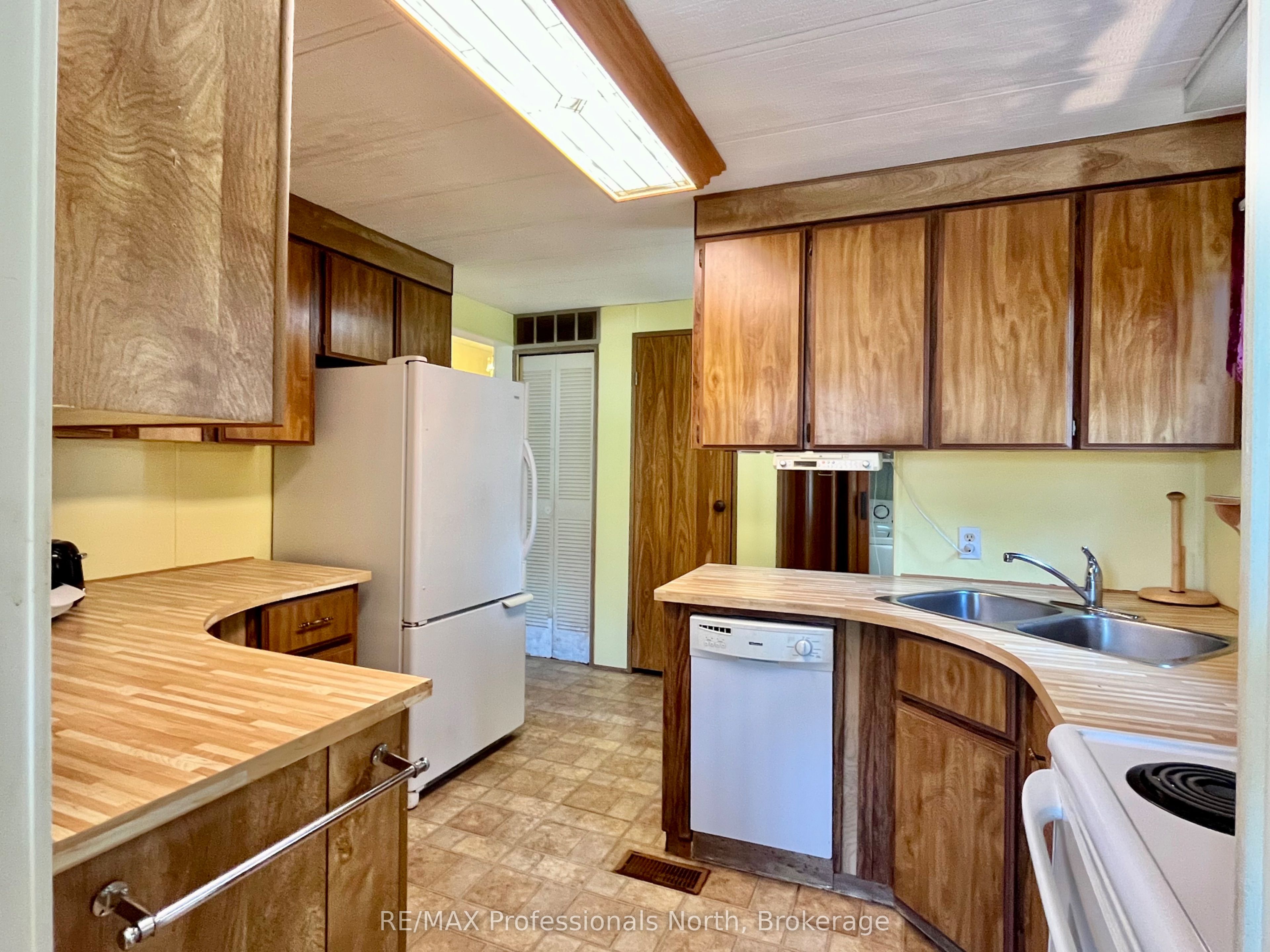 1034 Eighth Lane Property Photo 24