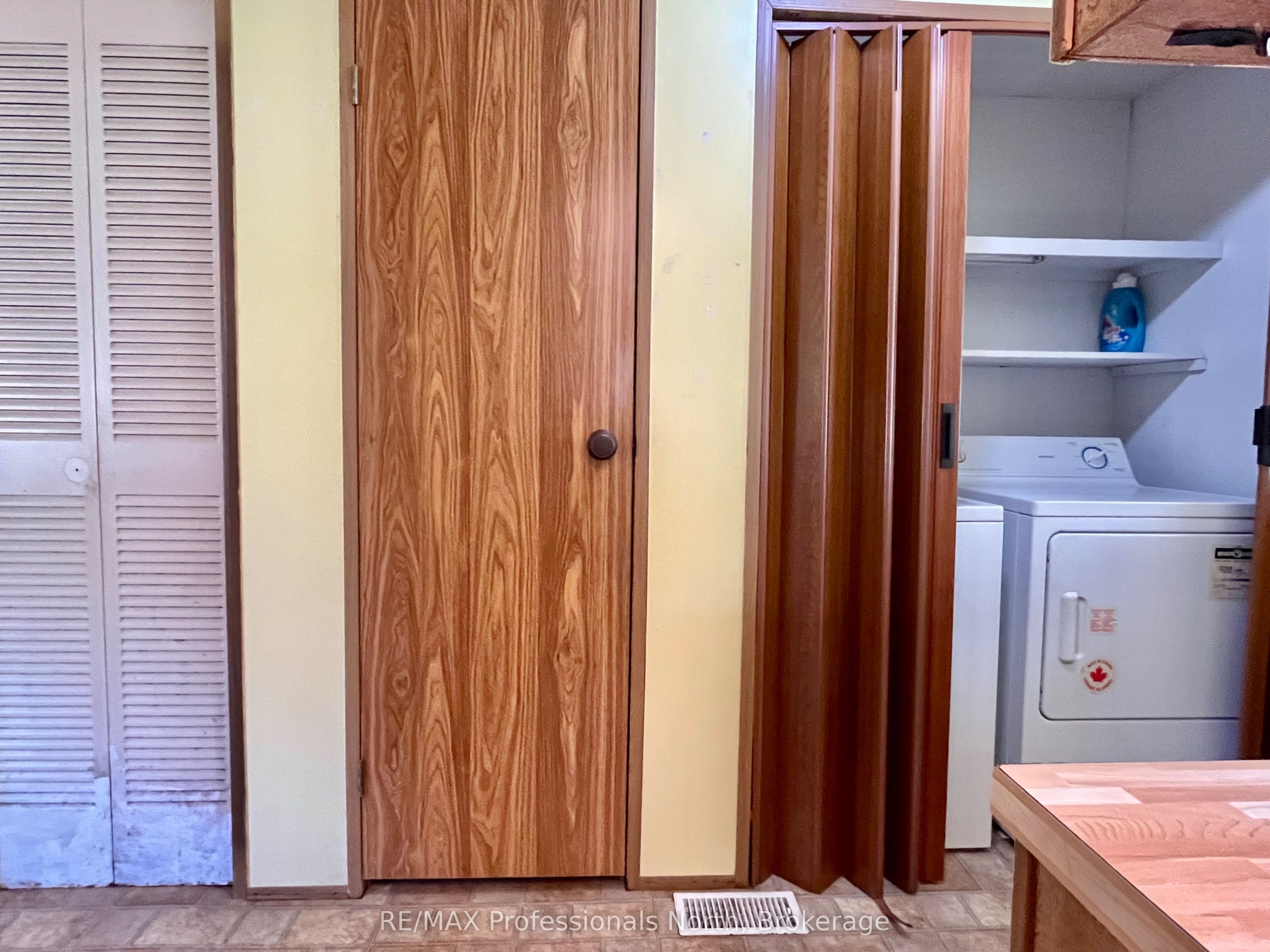 1034 Eighth Lane Property Photo 25