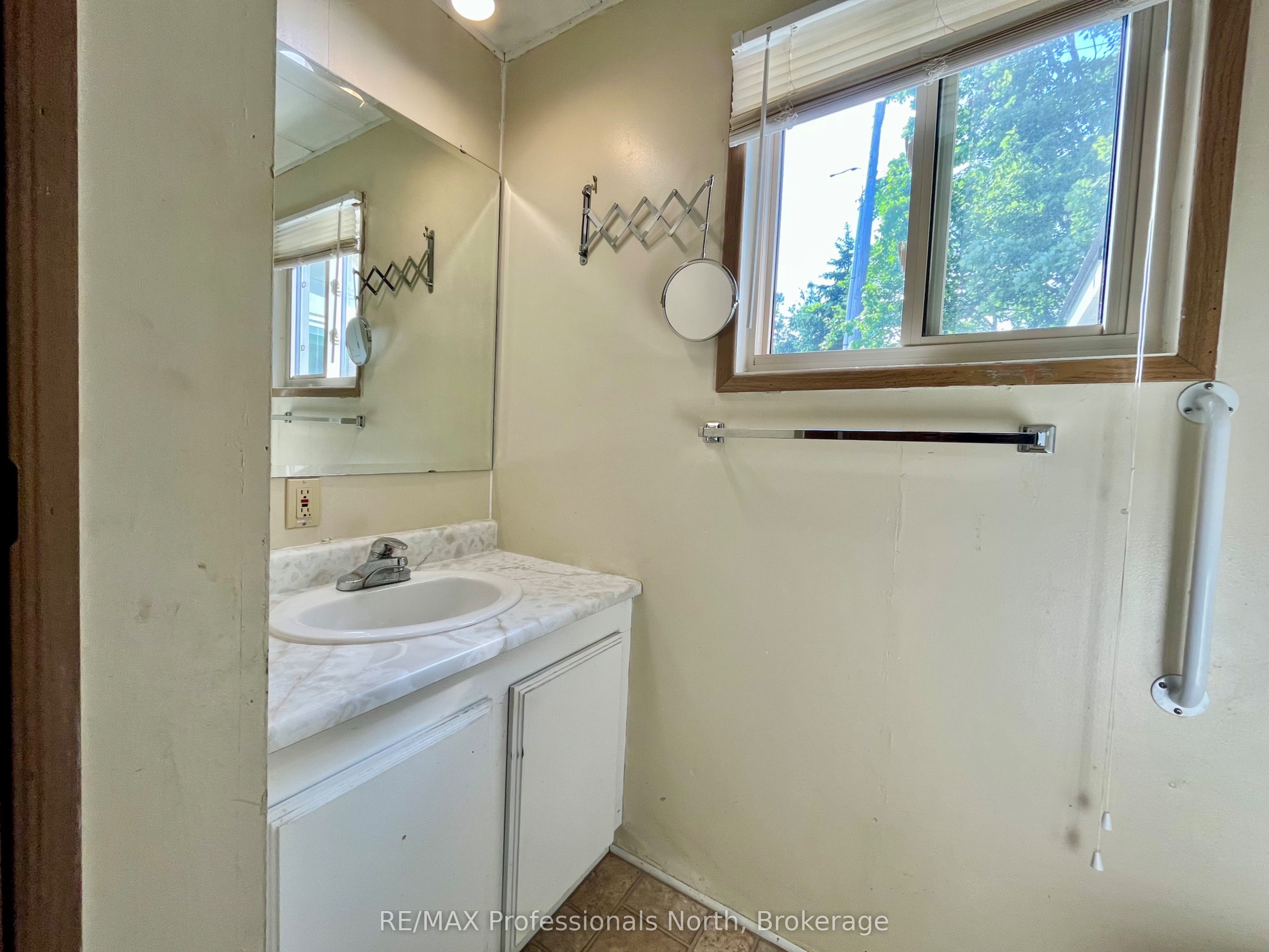 1034 Eighth Lane Property Photo 31