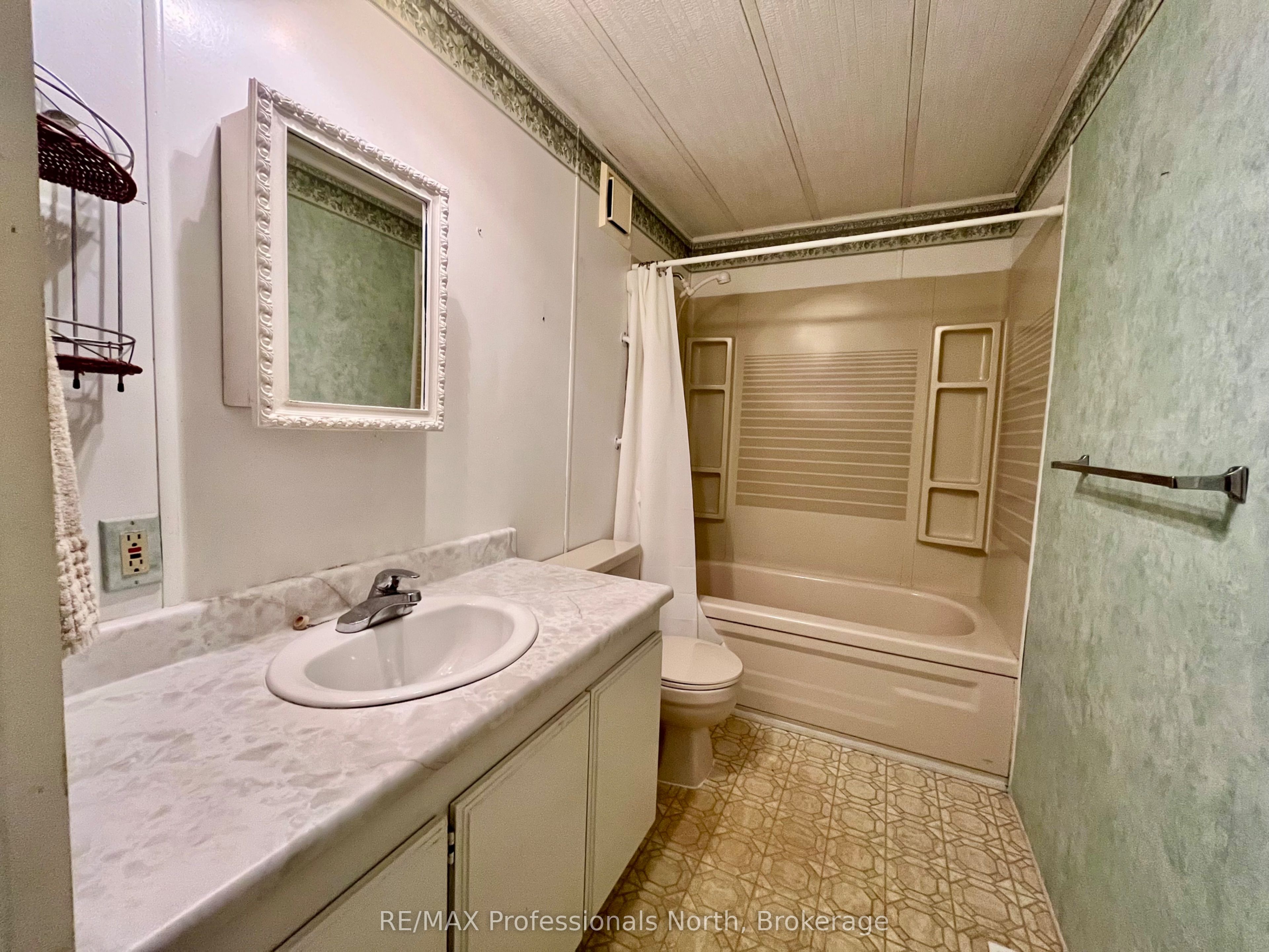 1034 Eighth Lane Property Photo 35