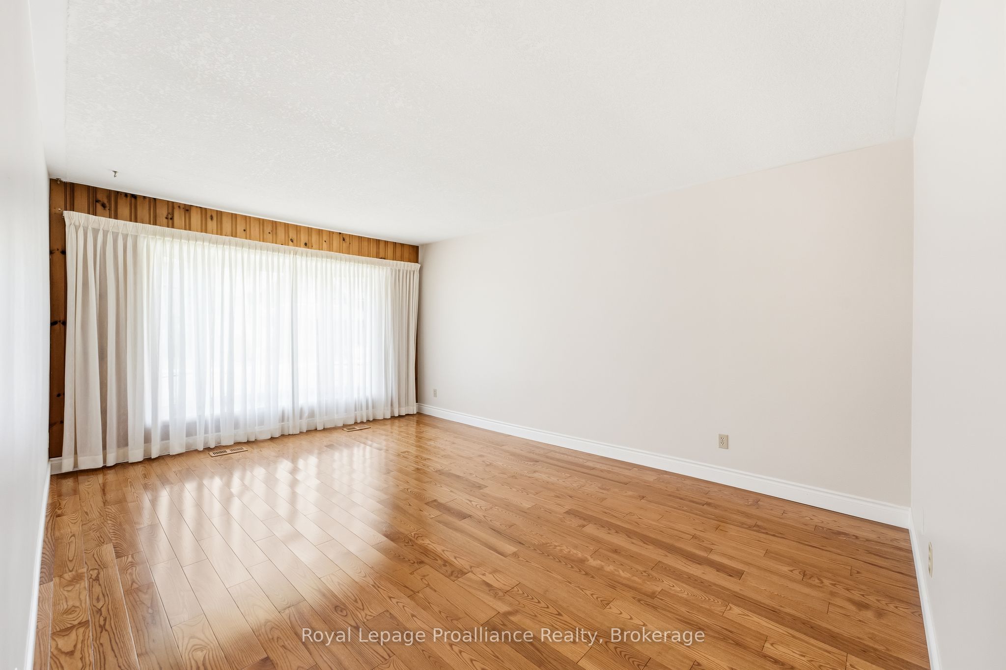 11 Addison Street Property Photo 12