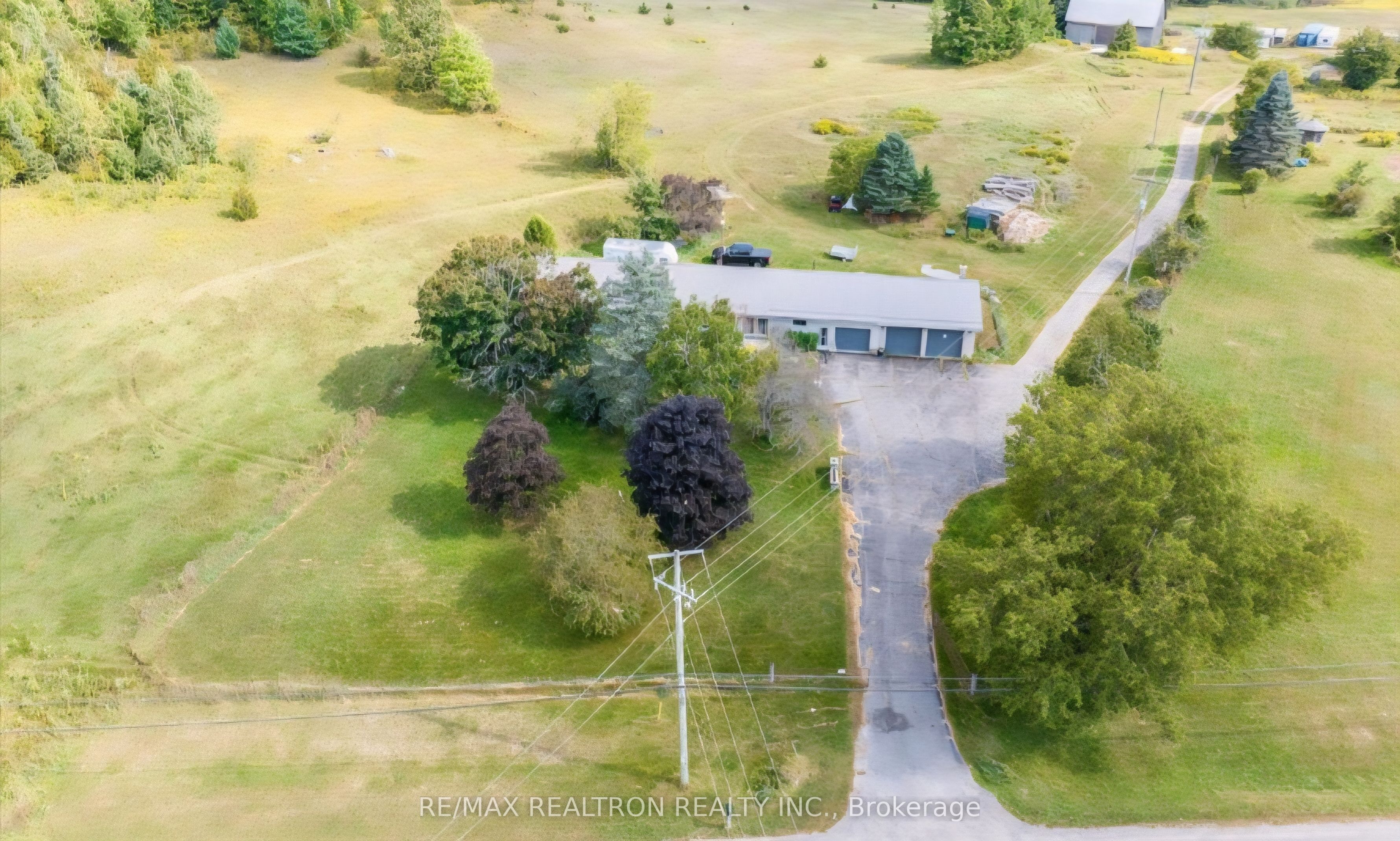 887 County 48 Road E Property Photo 1