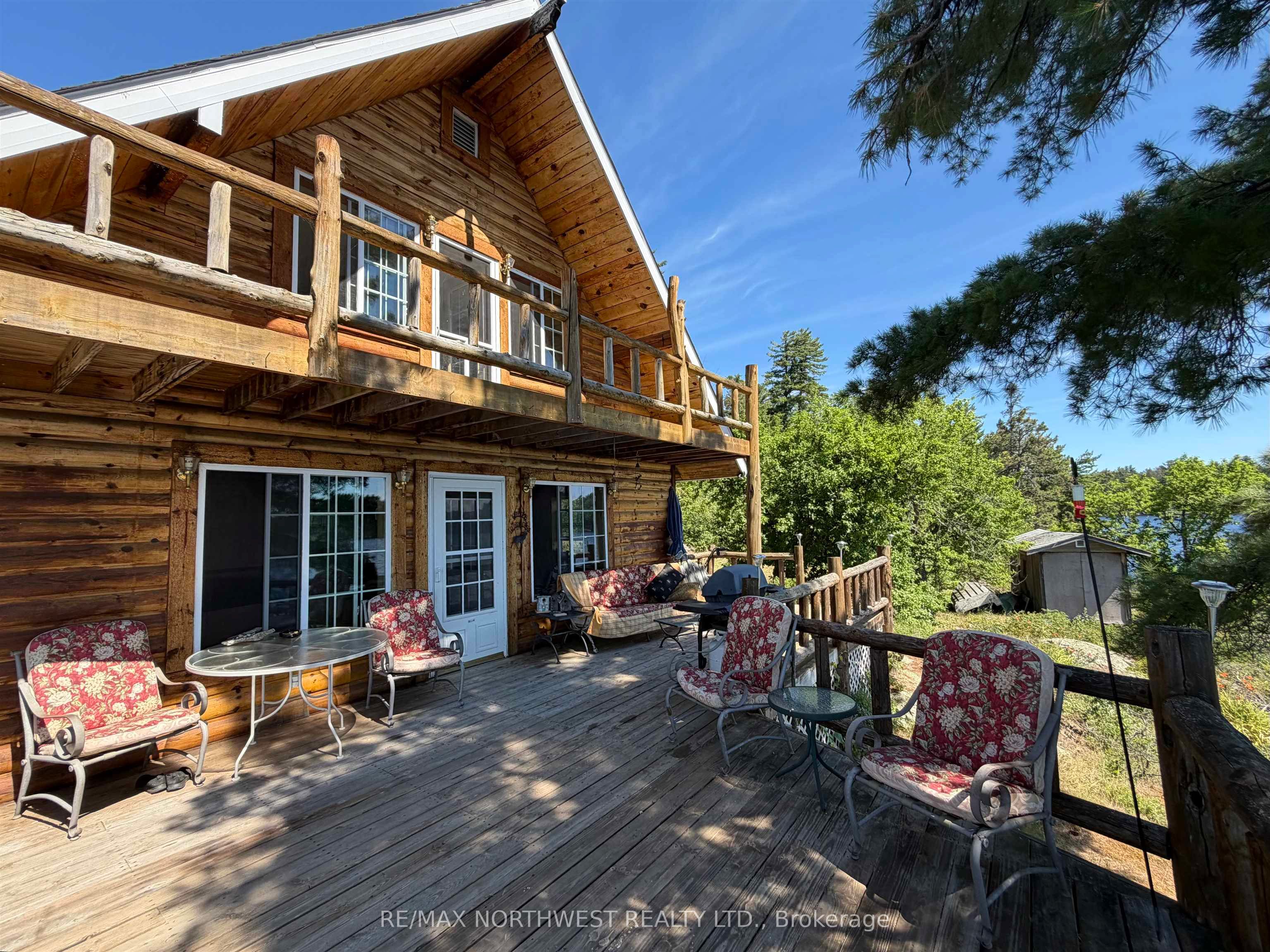 G1686 Rainy Lake Property Photo 1