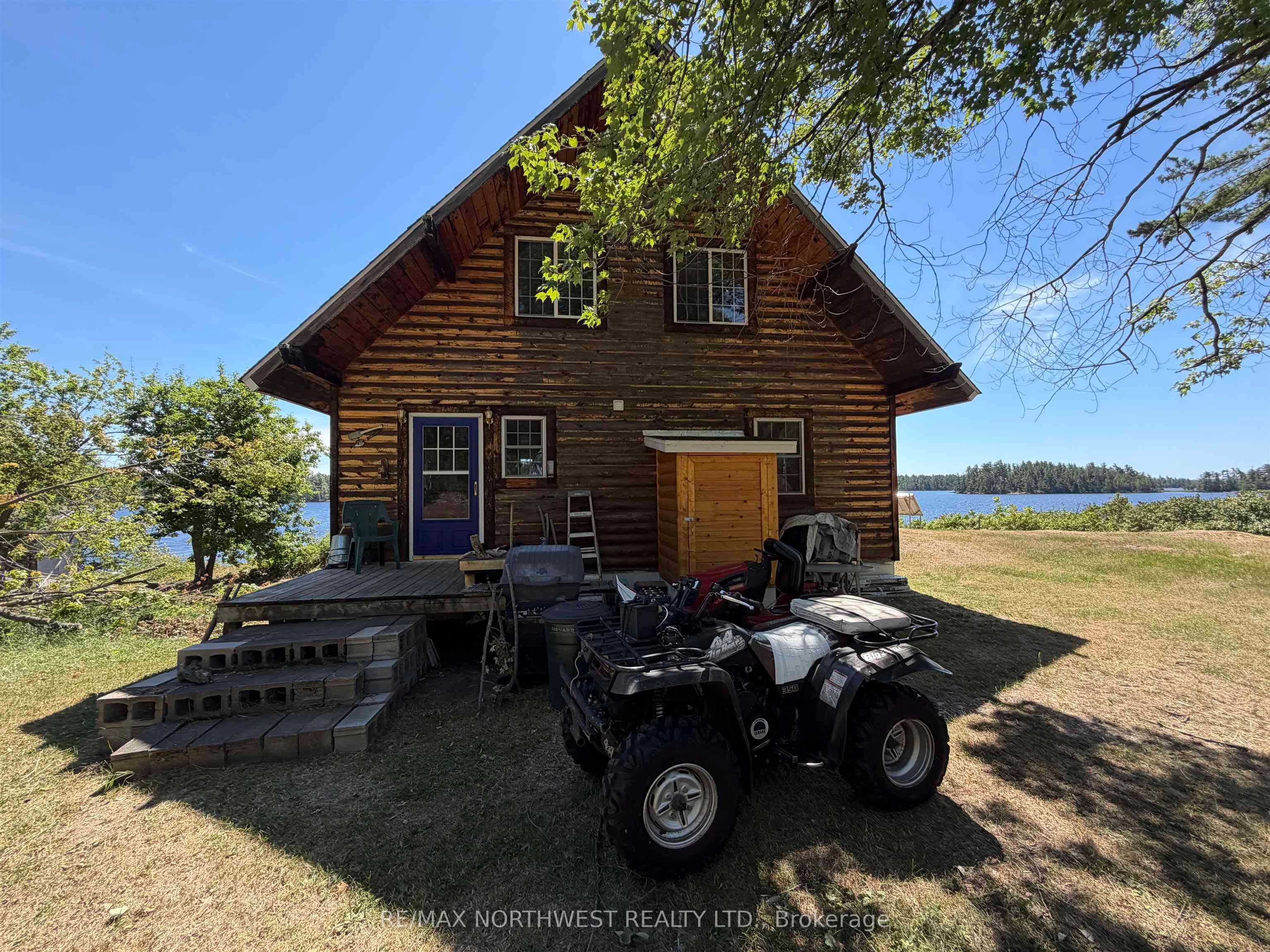 G1686 Rainy Lake Property Photo 3