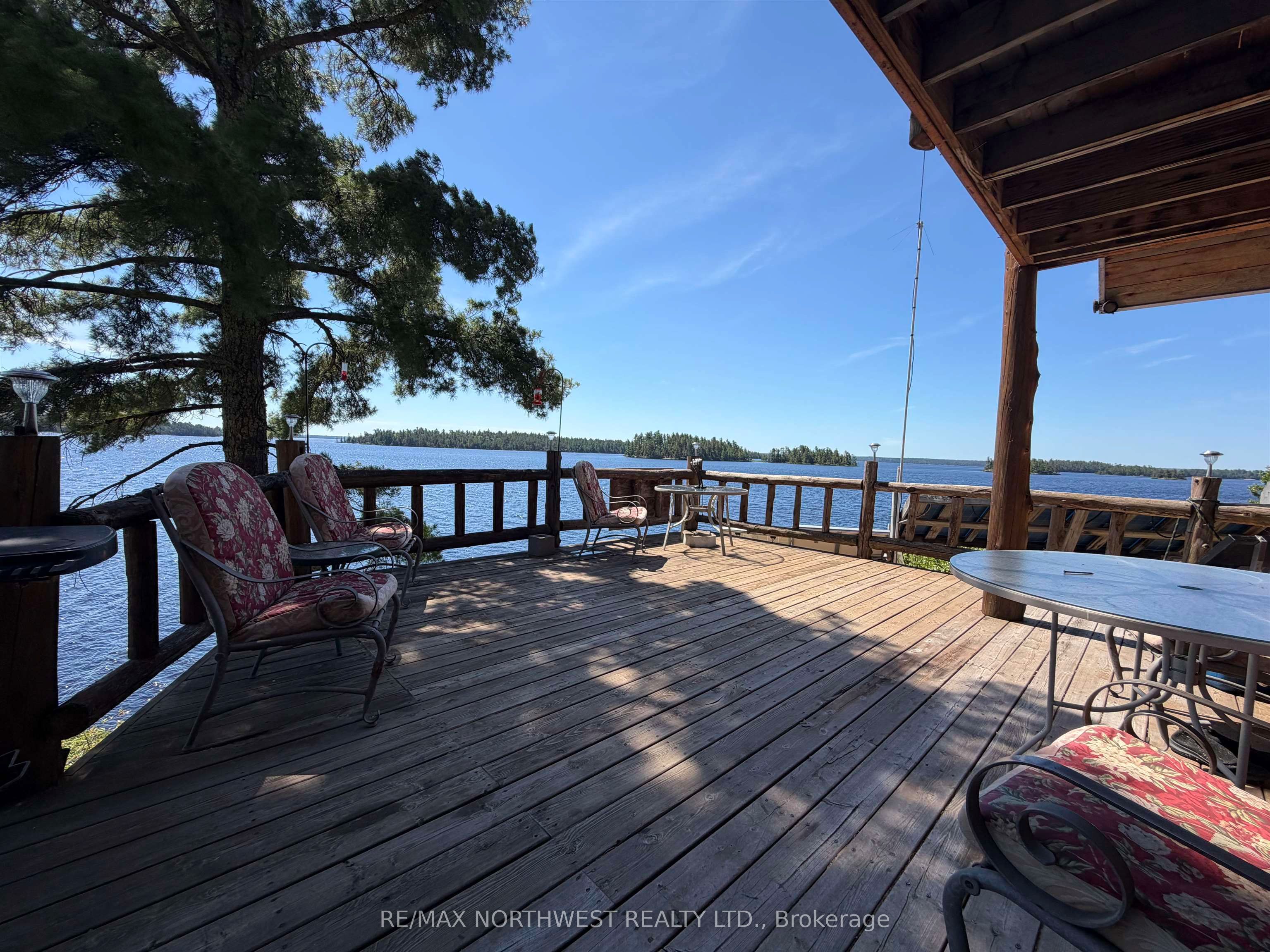 G1686 Rainy Lake Property Photo 11