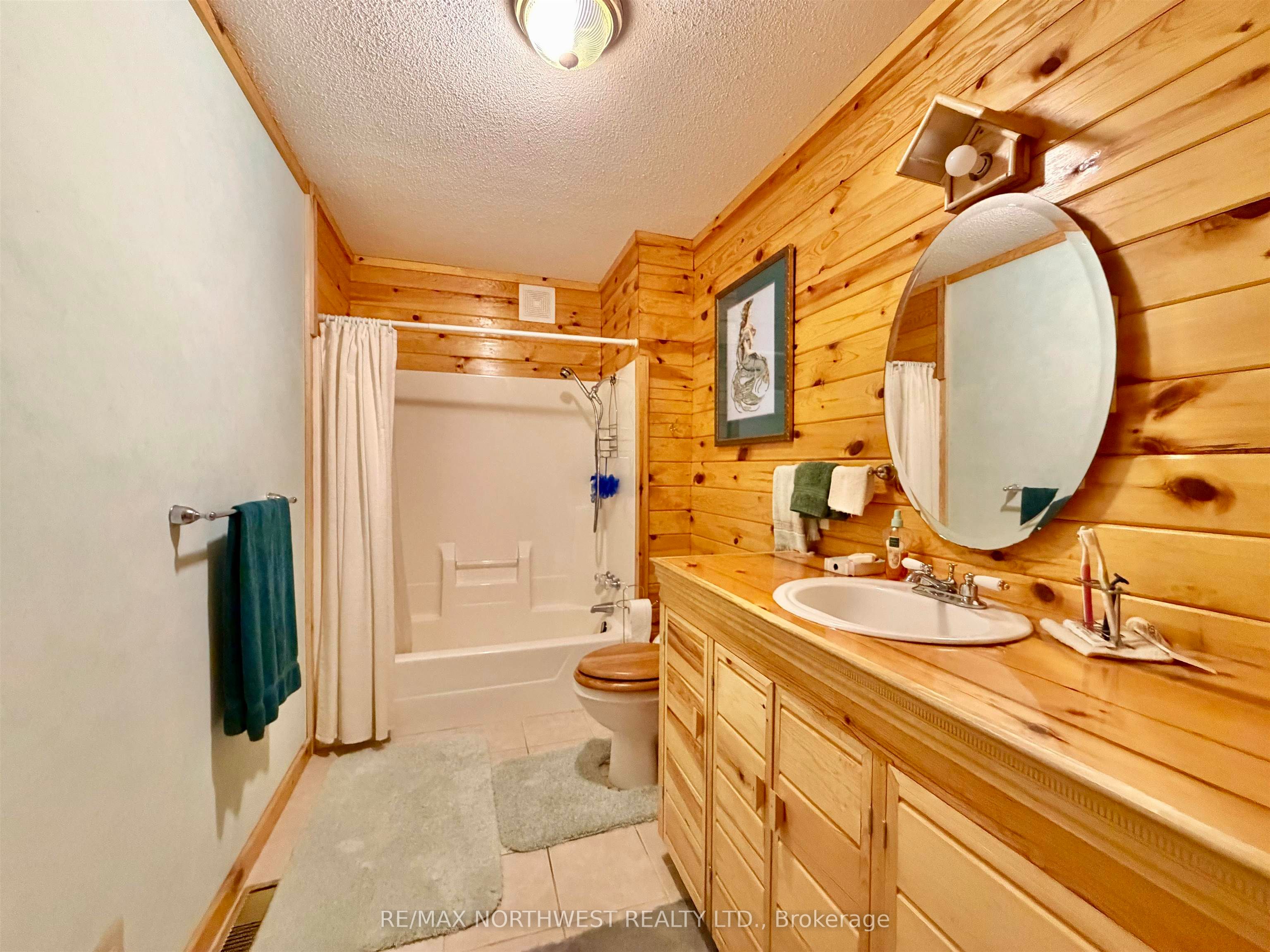 G1686 Rainy Lake Property Photo 14