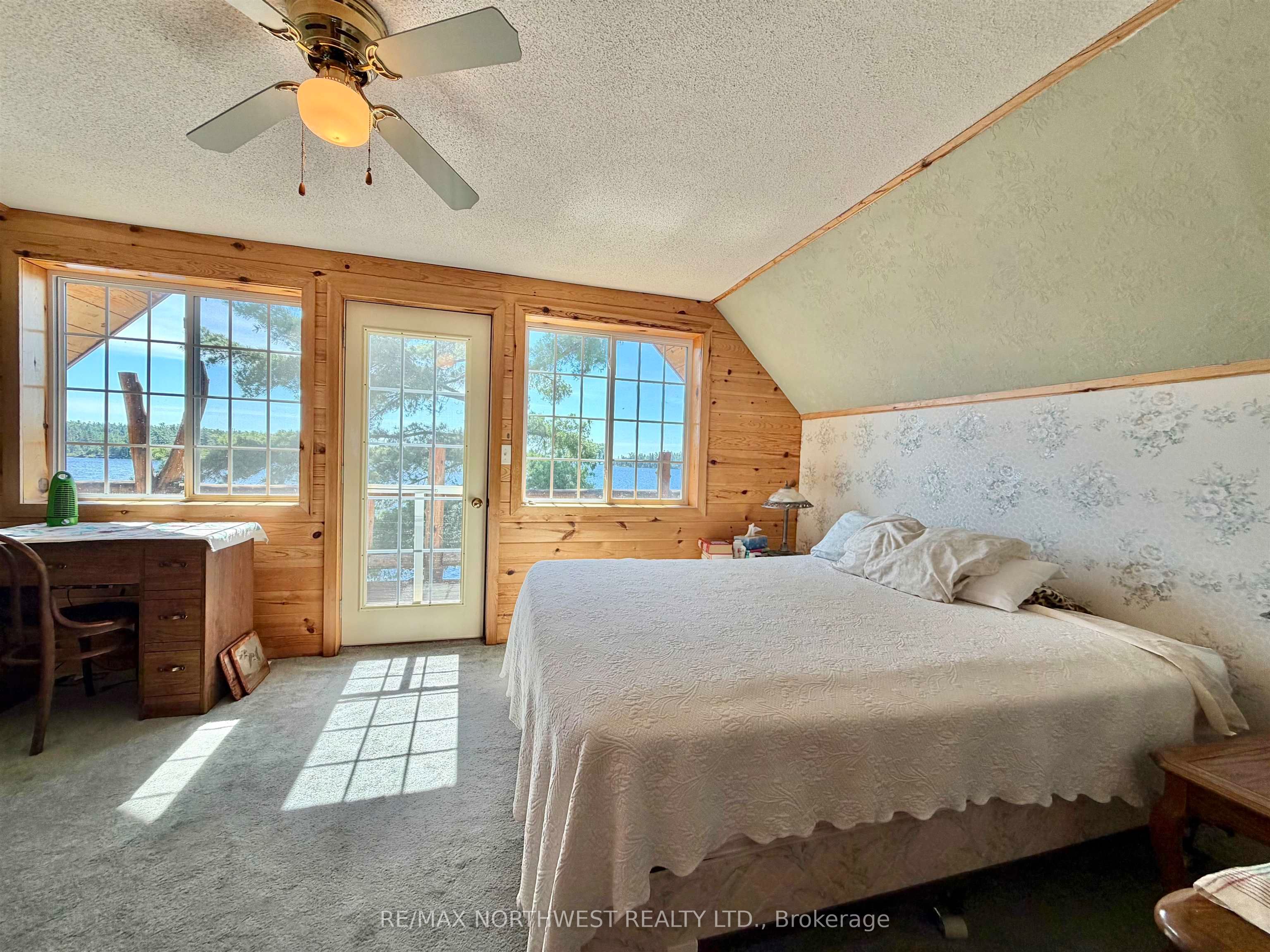 G1686 Rainy Lake Property Photo 16