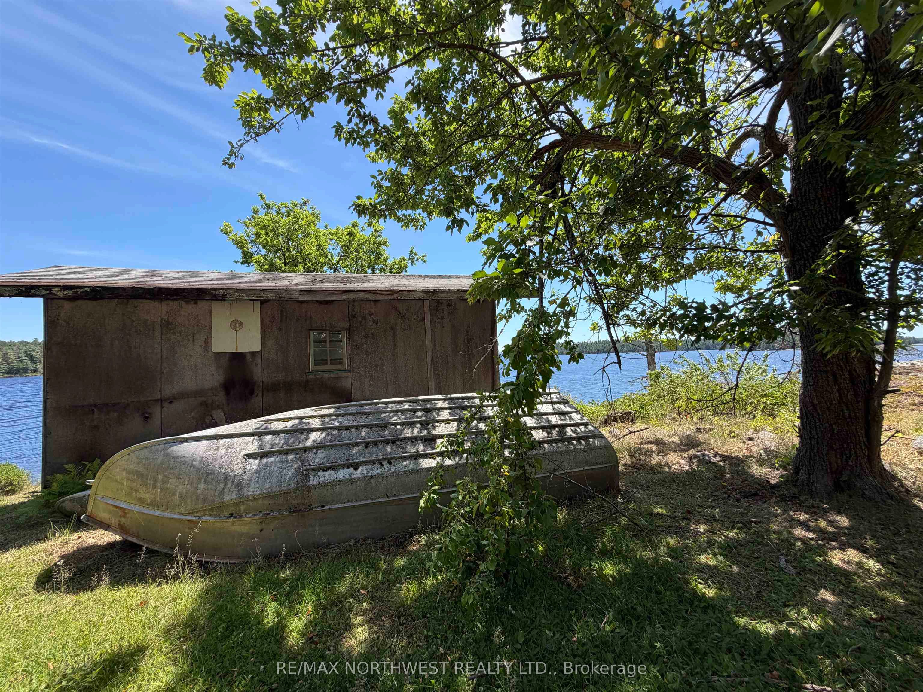 G1686 Rainy Lake Property Photo 24
