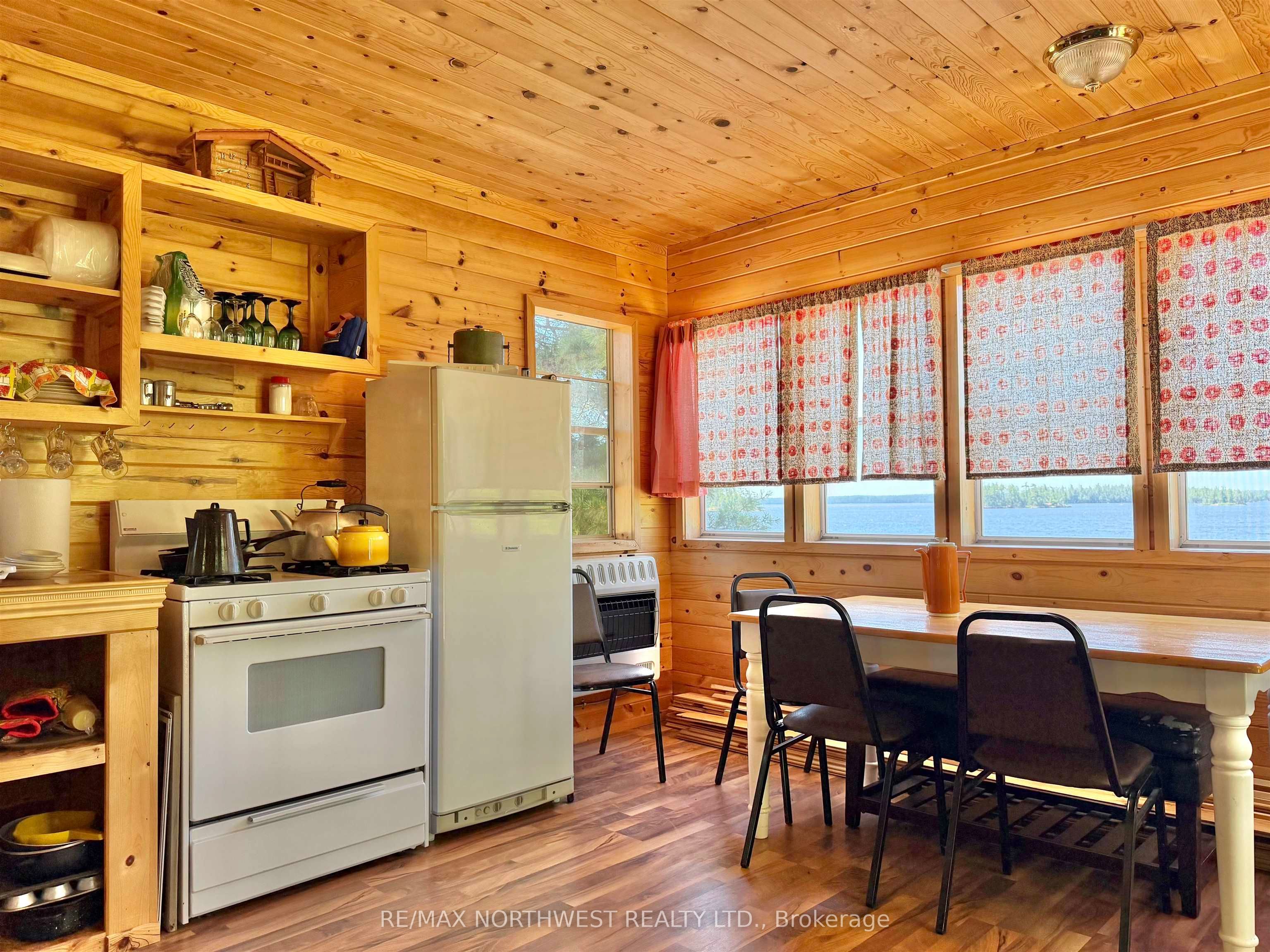 G1686 Rainy Lake Property Photo 34