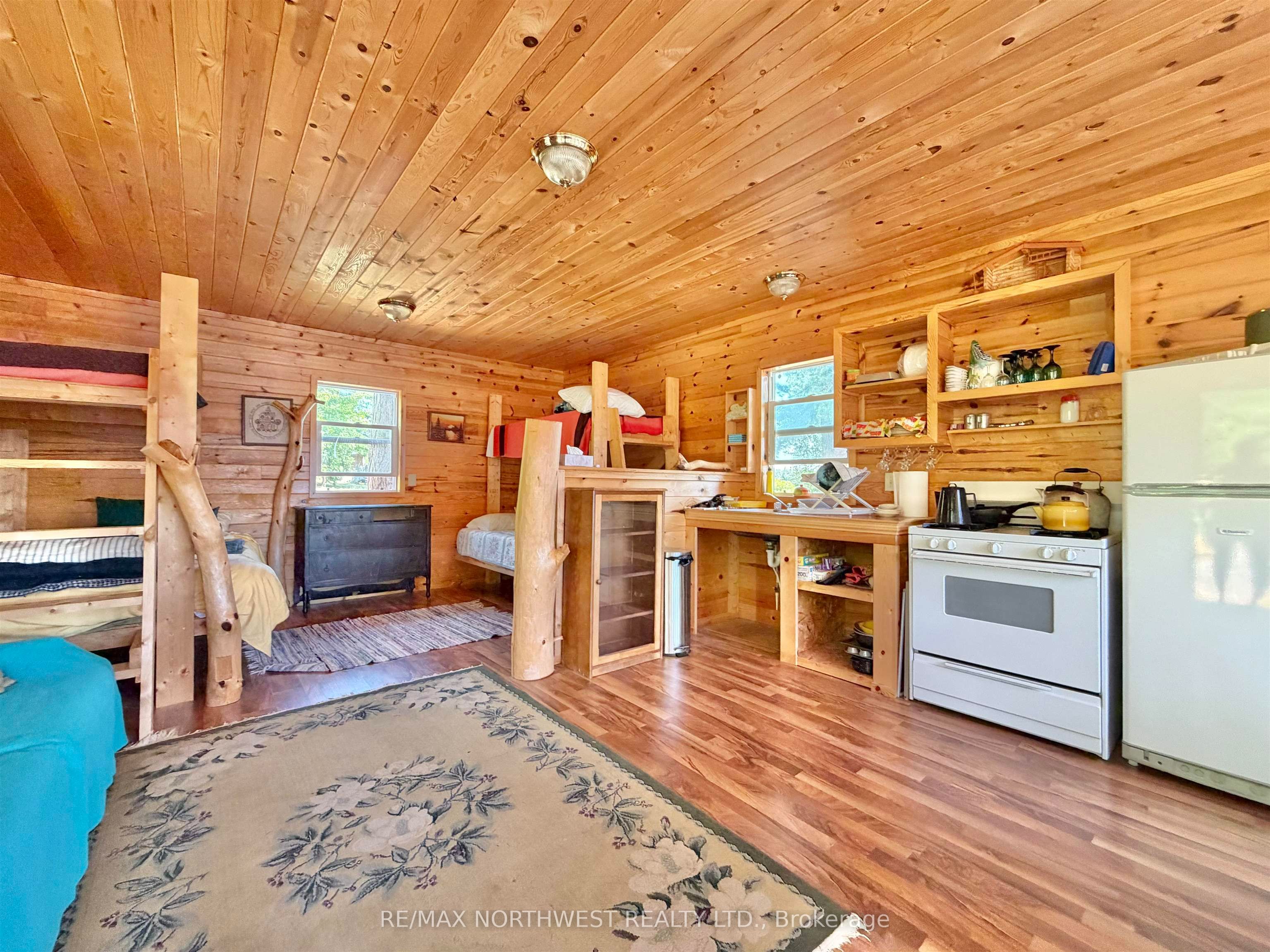 G1686 Rainy Lake Property Photo 35