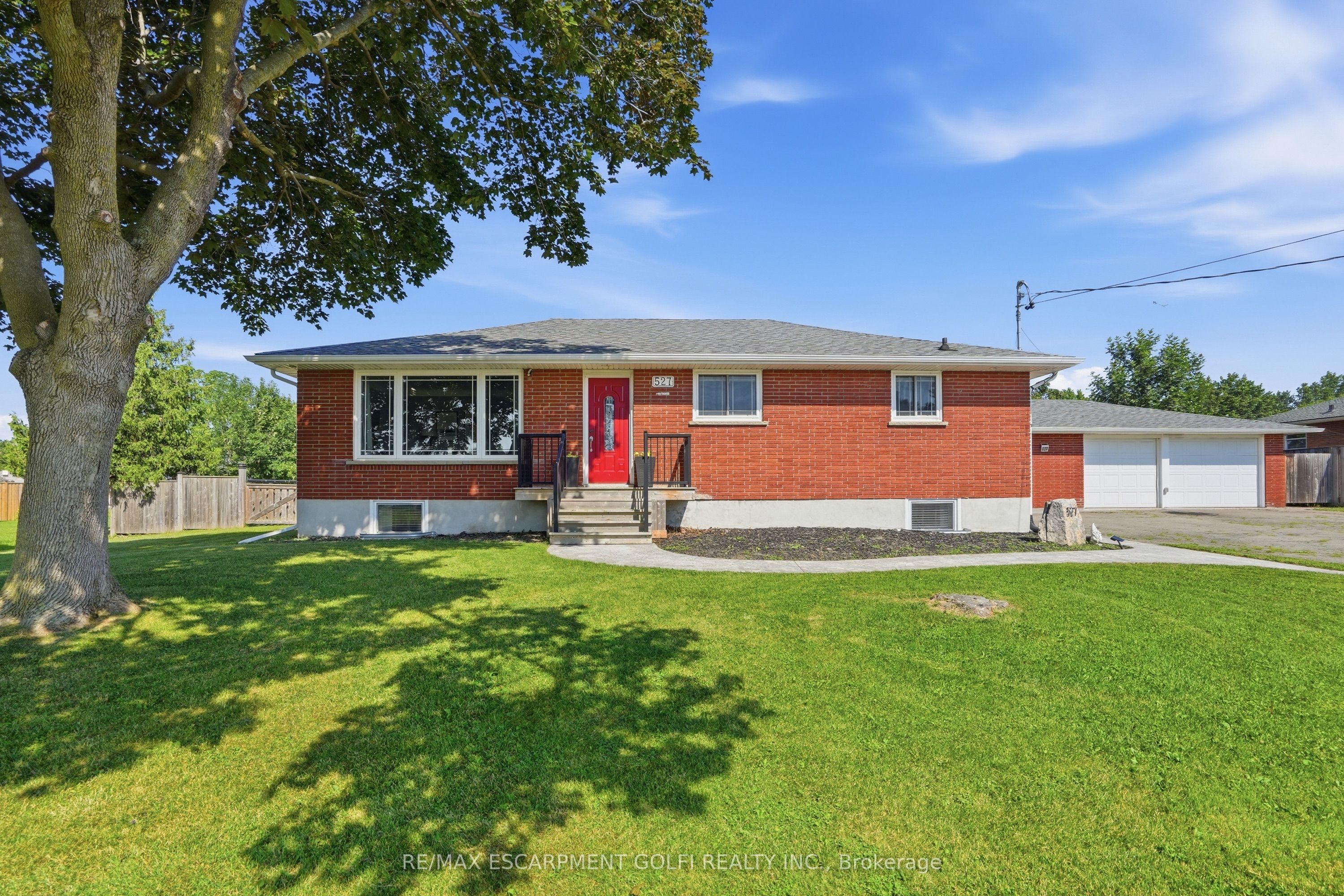 527 Walden Boulevard Property Photo 1
