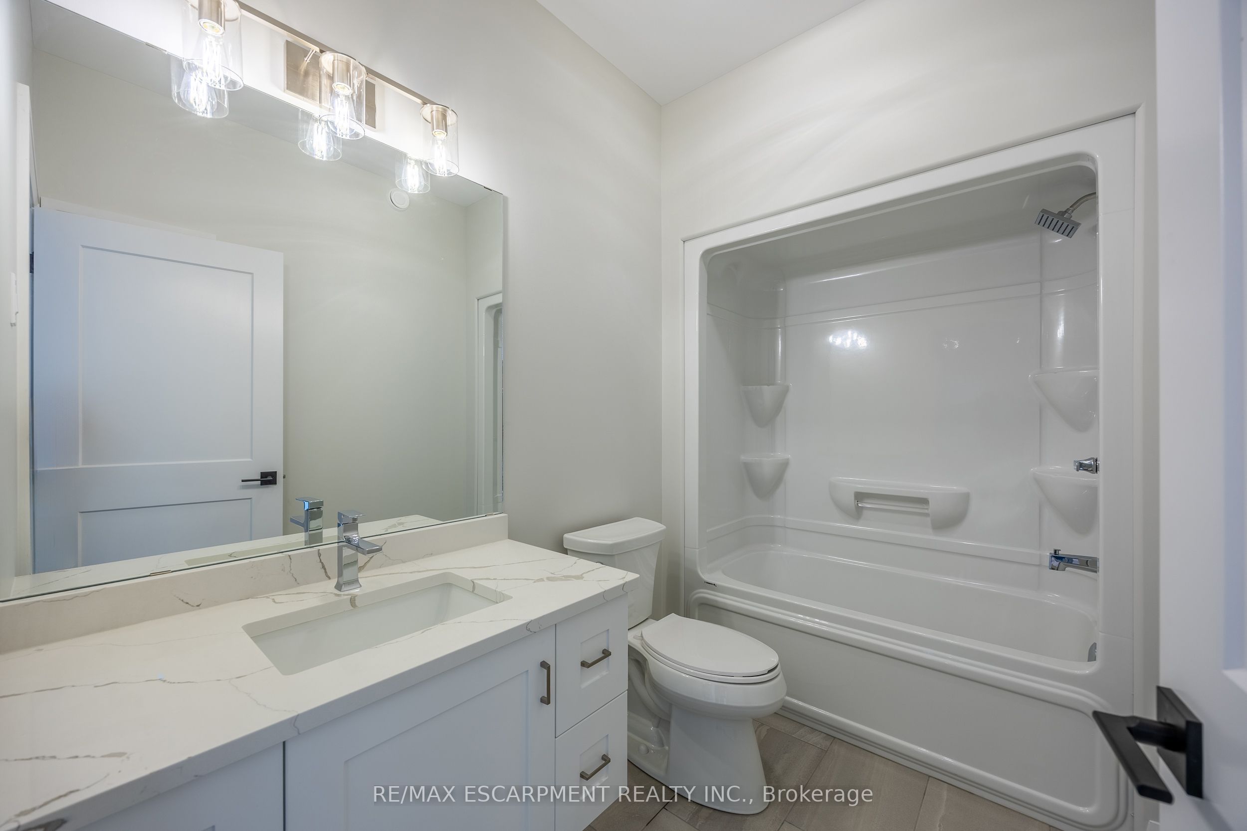 222 Schooner Drive 32 Property Photo 4
