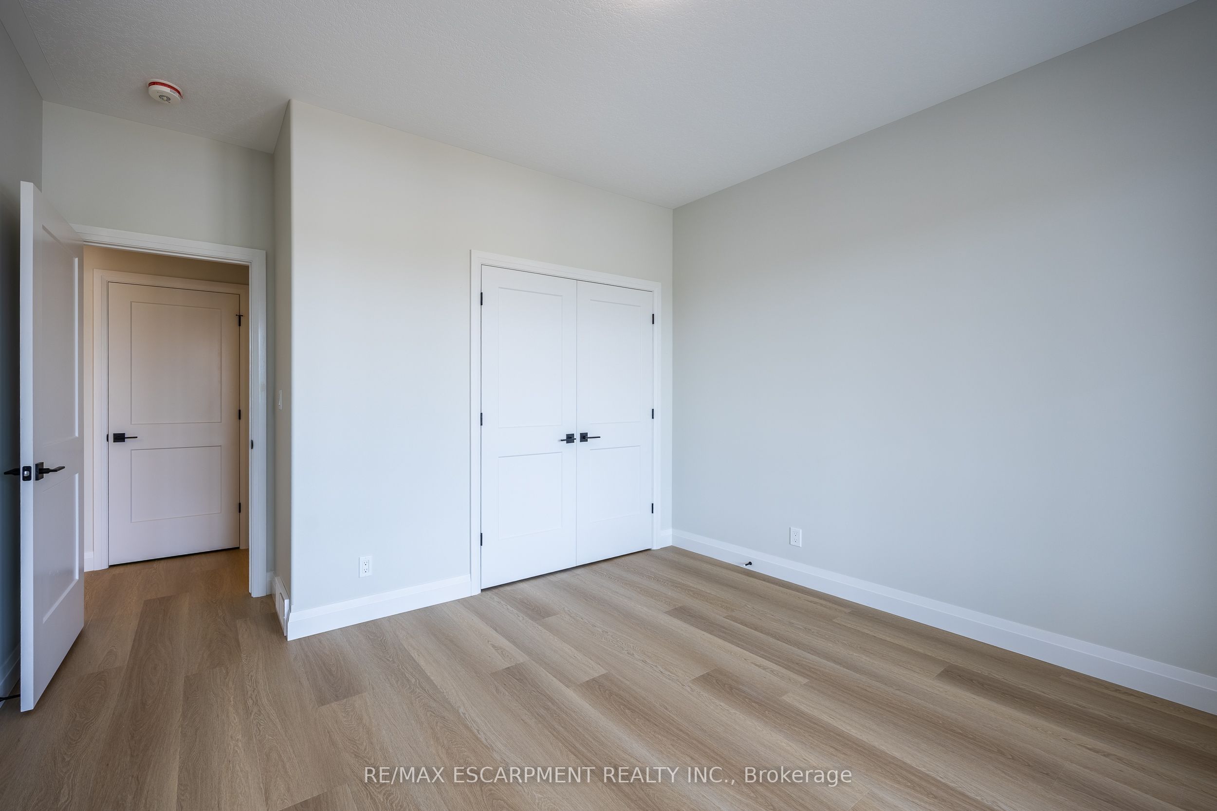 222 Schooner Drive 32 Property Photo 6