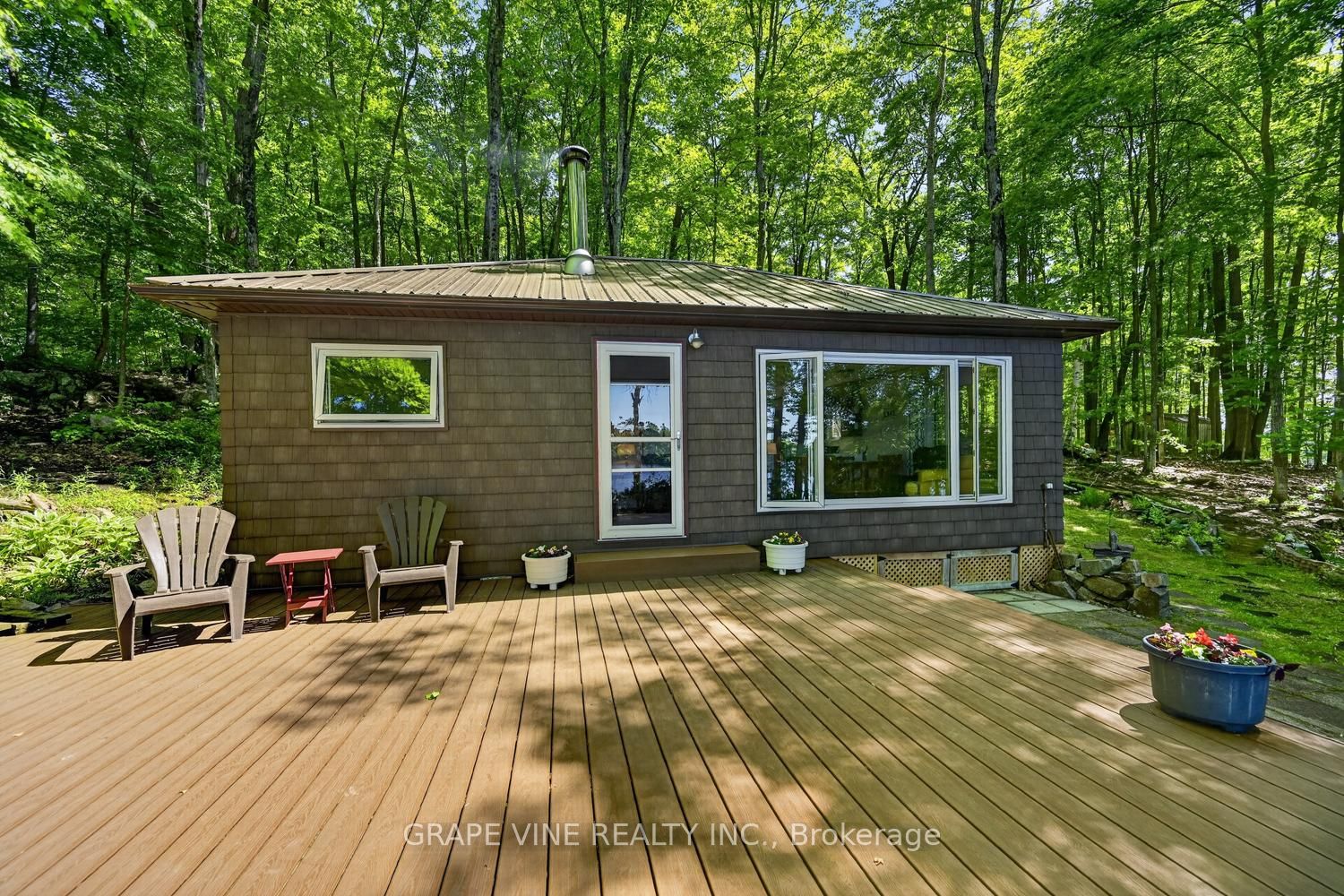 1010 Firefly Lane Property Photo 1