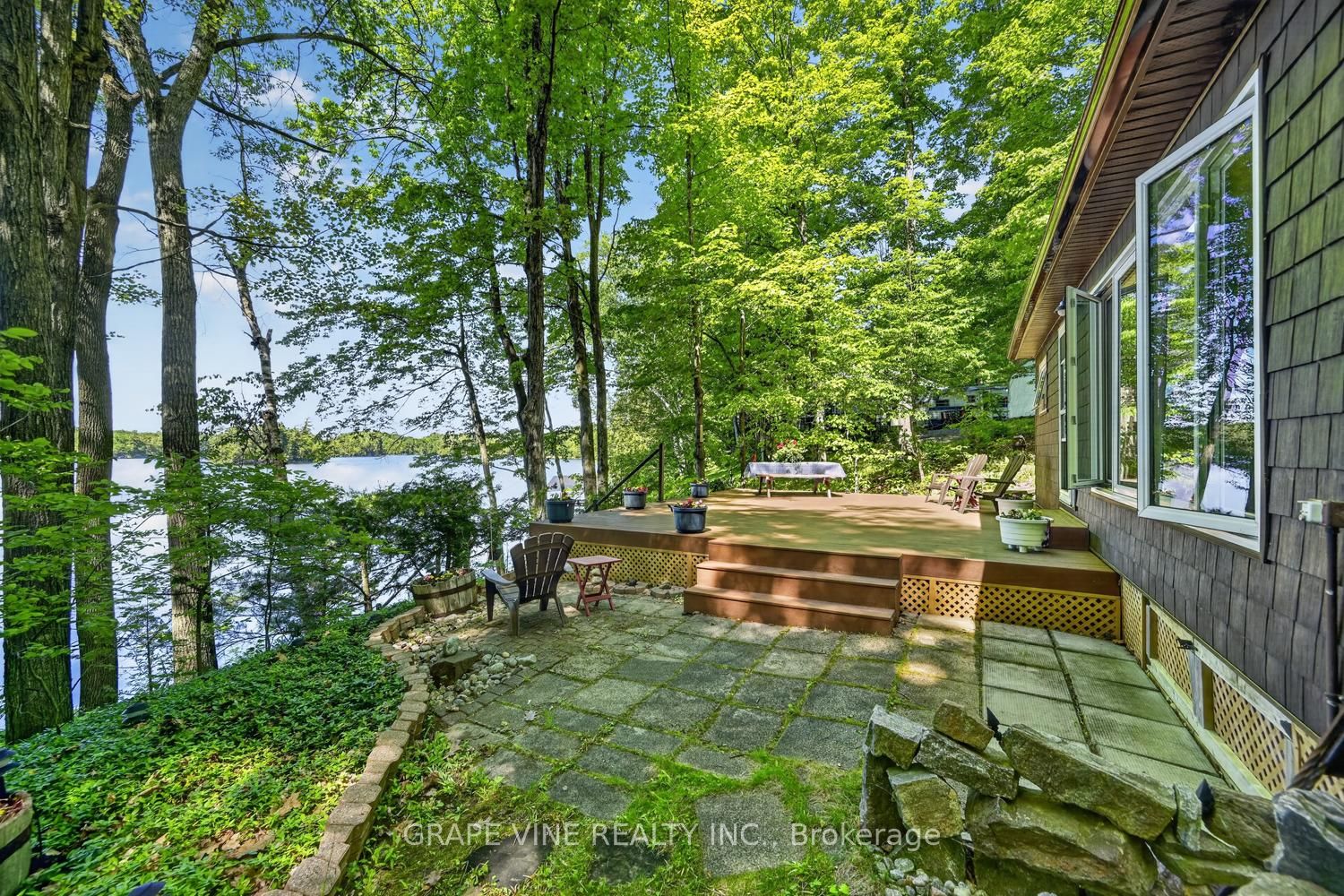 1010 Firefly Lane Property Photo 2
