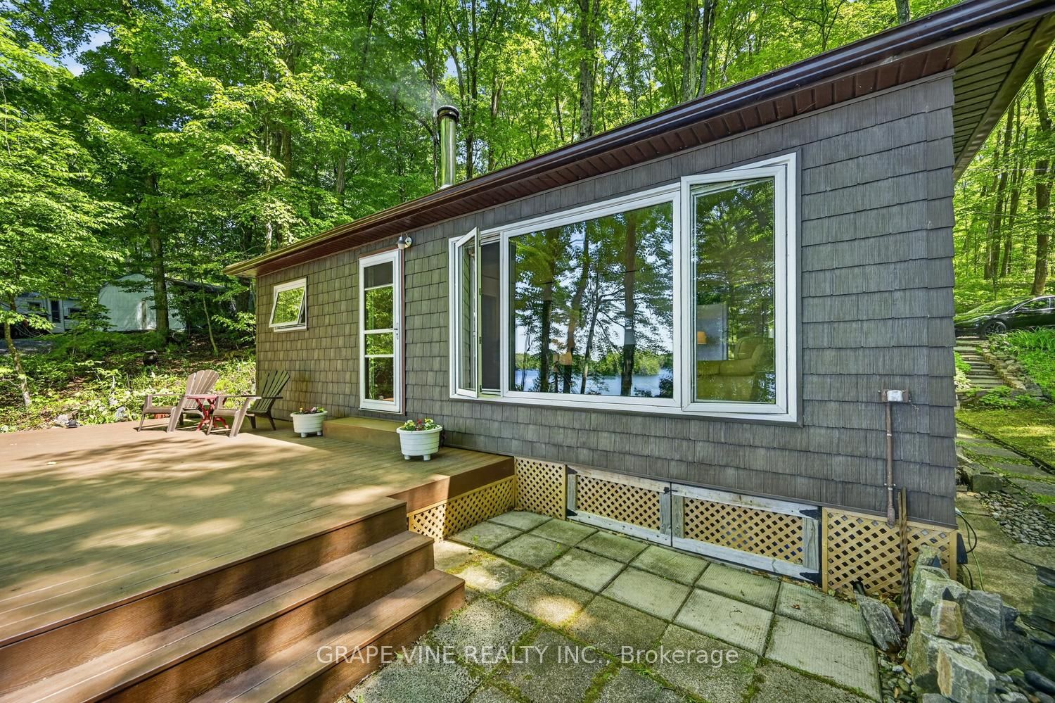 1010 Firefly Lane Property Photo 4