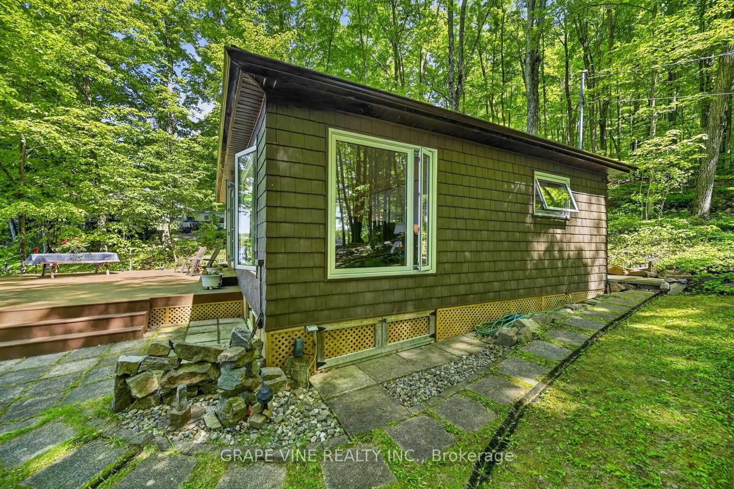 1010 Firefly Lane Property Photo 5