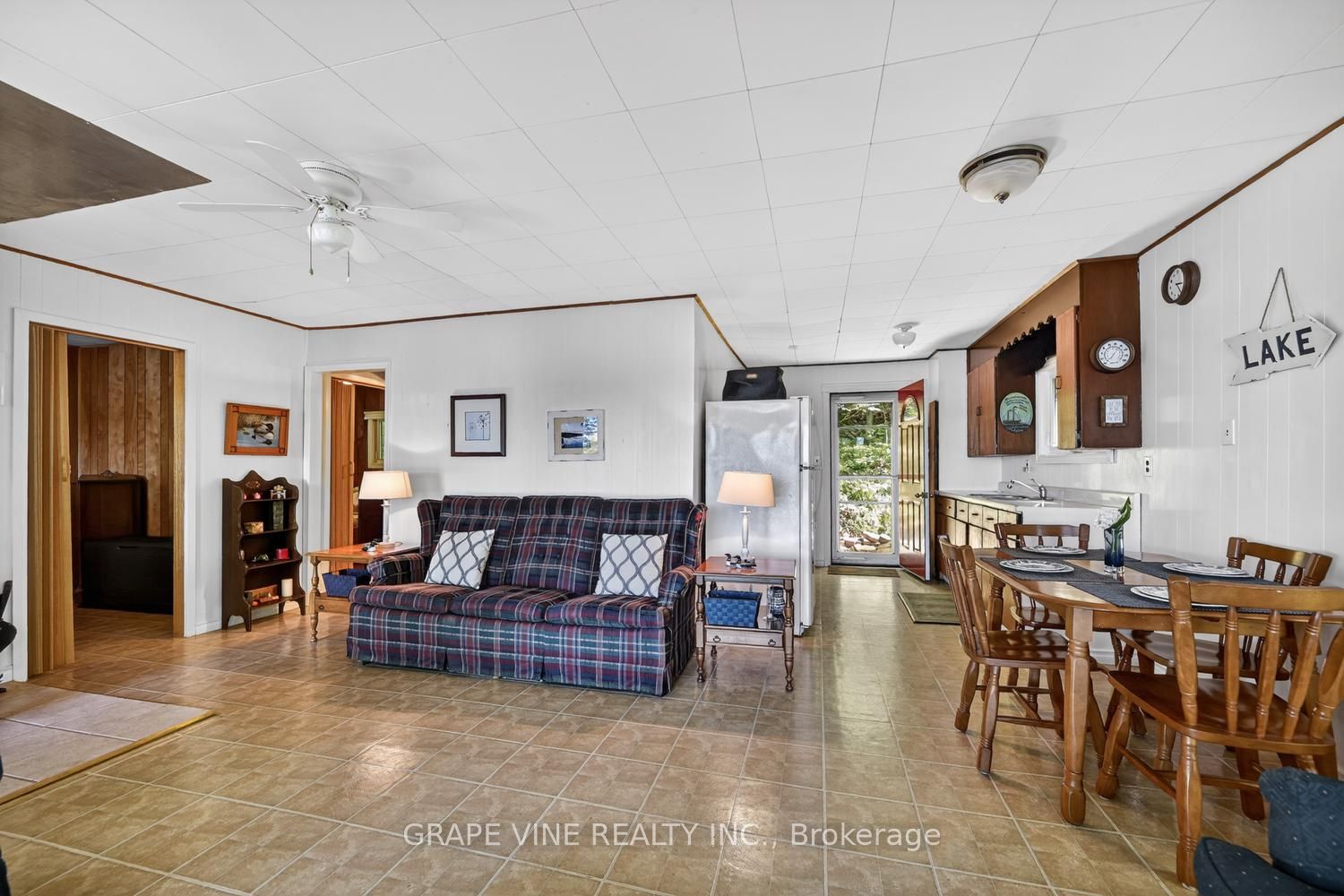 1010 Firefly Lane Property Photo 10