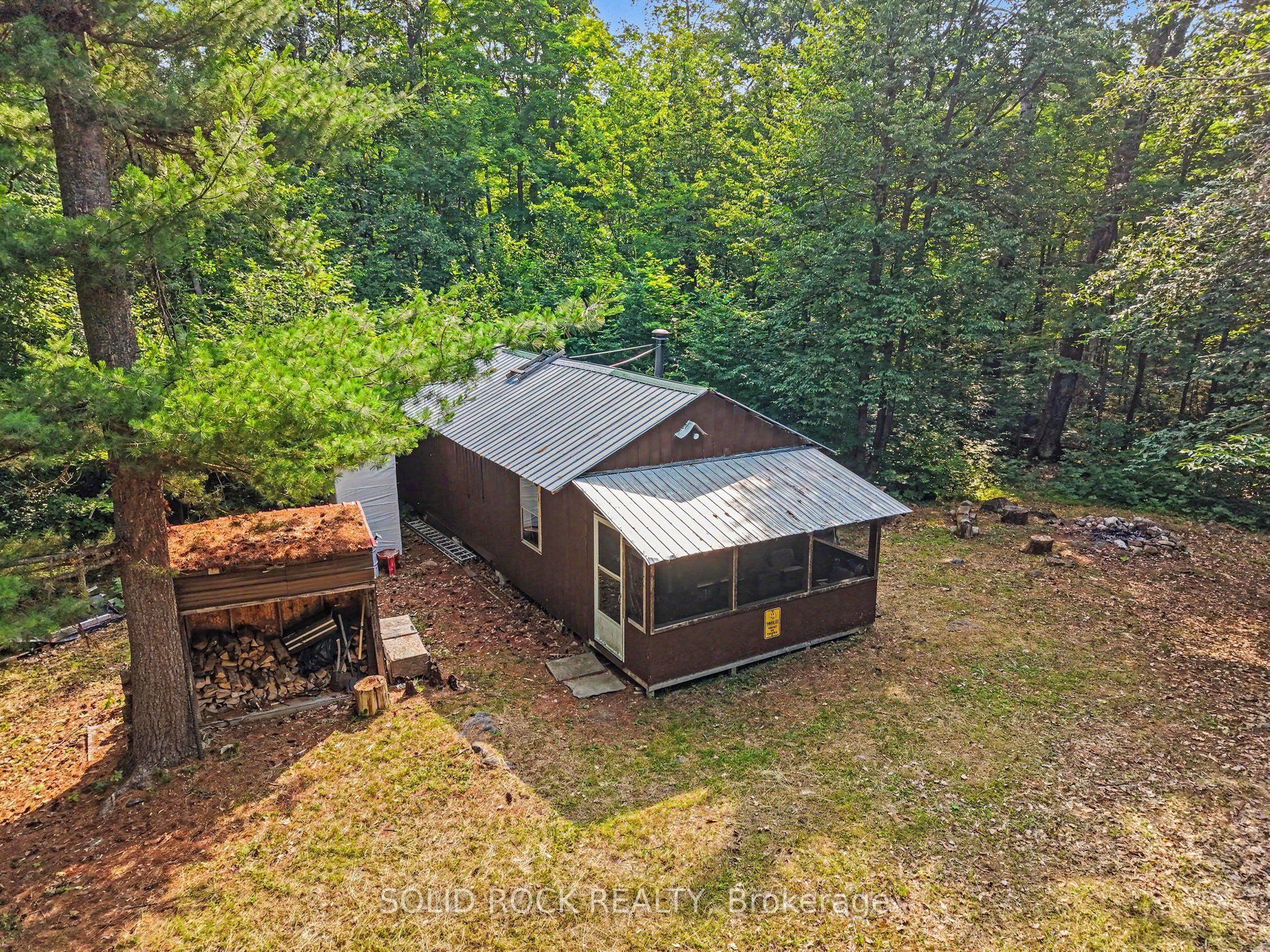3498 Darling Road N Property Photo 1