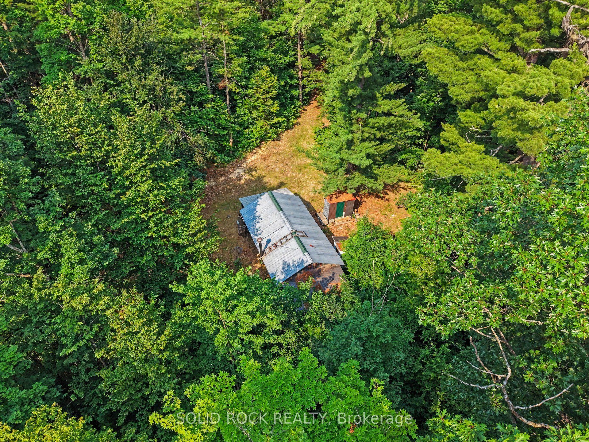 3498 Darling Road N Property Photo 5