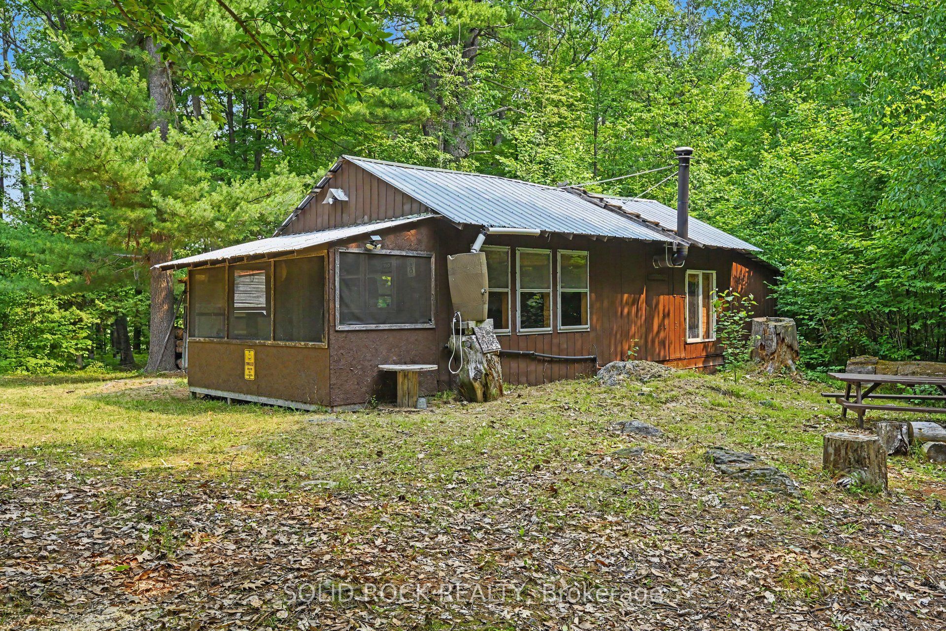 3498 Darling Road N Property Photo 12
