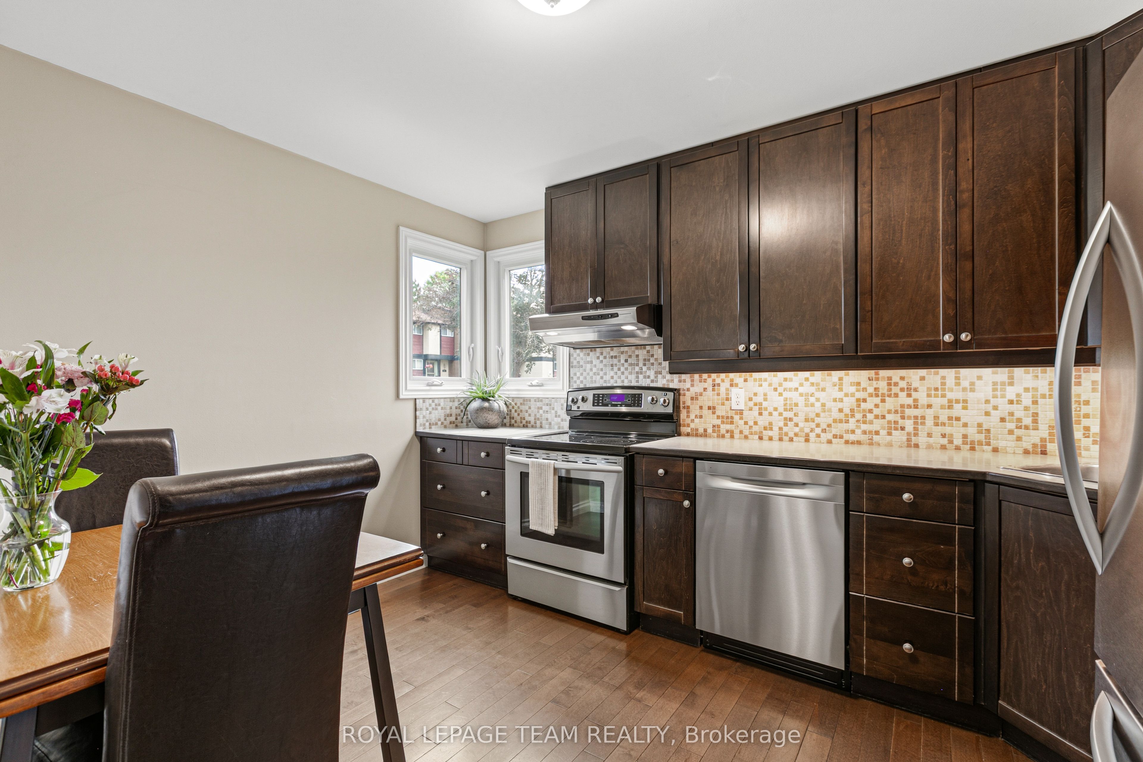 82 Mcclintock Way 68 Property Photo 6