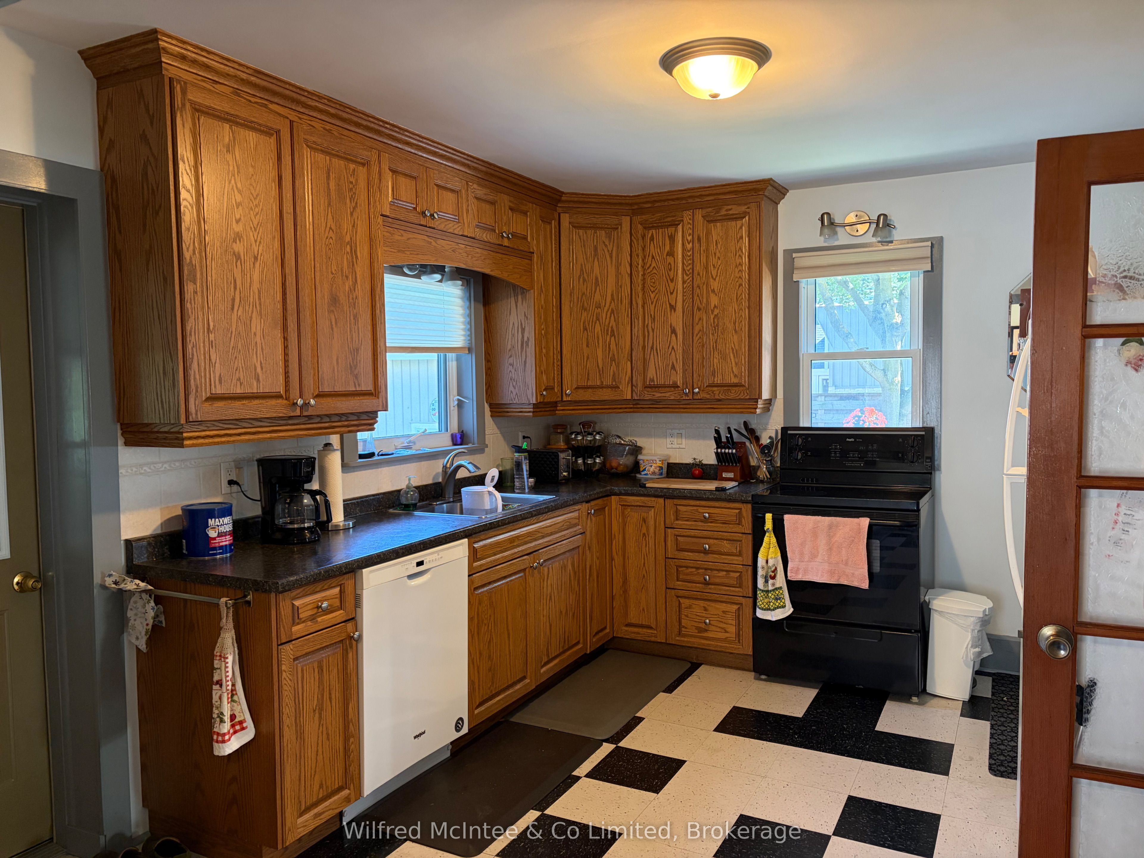 393 7th Avenue Property Photo 16