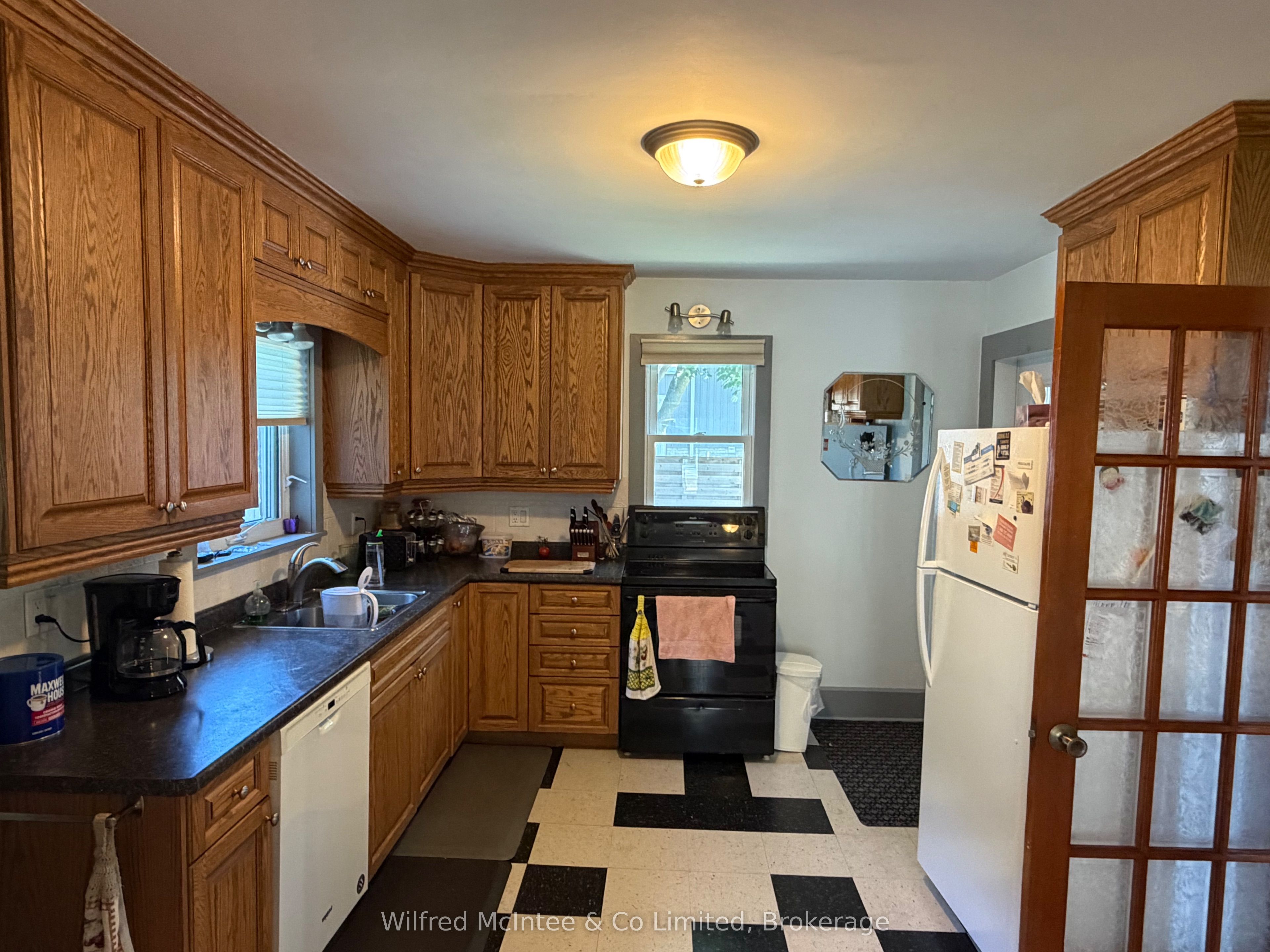 393 7th Avenue Property Photo 17