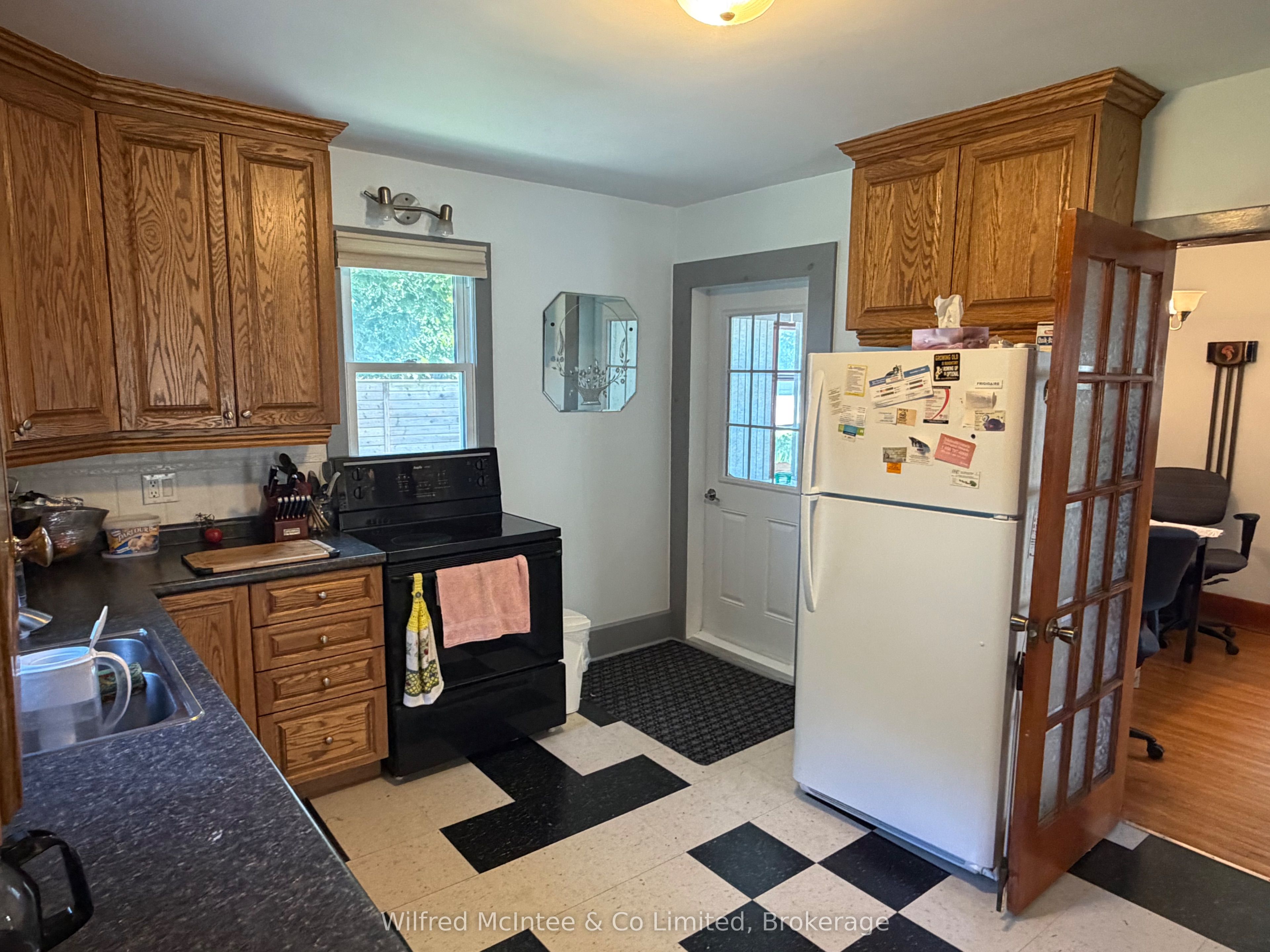 393 7th Avenue Property Photo 18