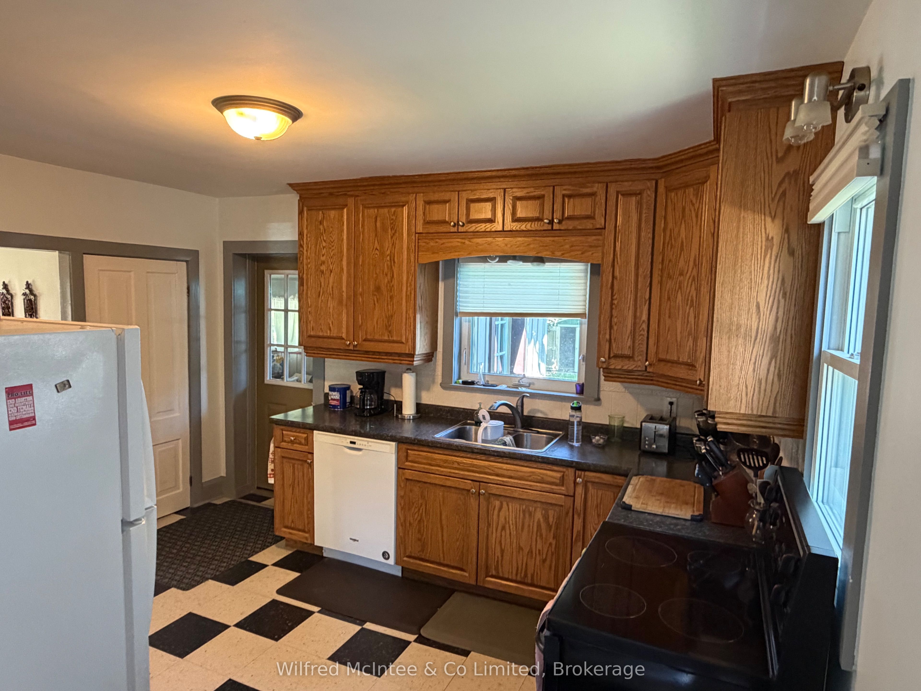 393 7th Avenue Property Photo 19