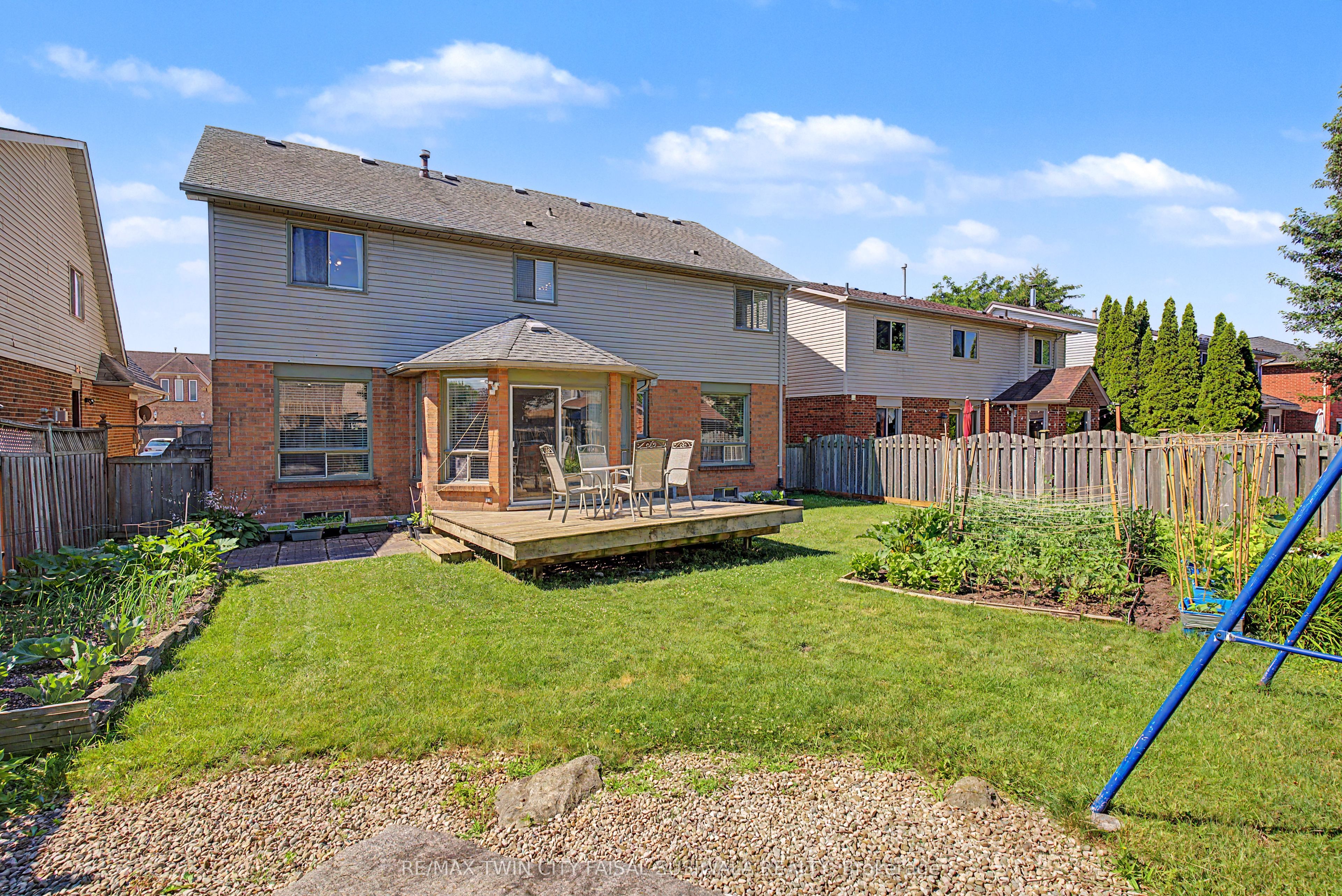 194 Glenvalley Drive Property Photo 4