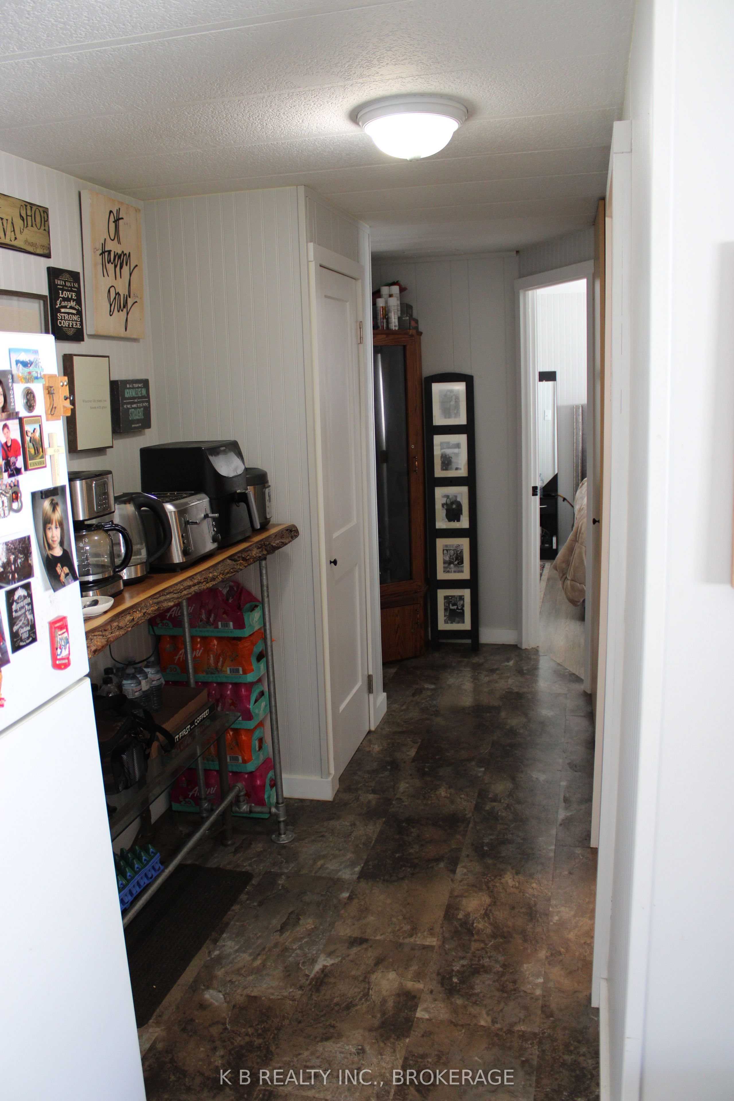 4 Cedar Street W Property Photo 6