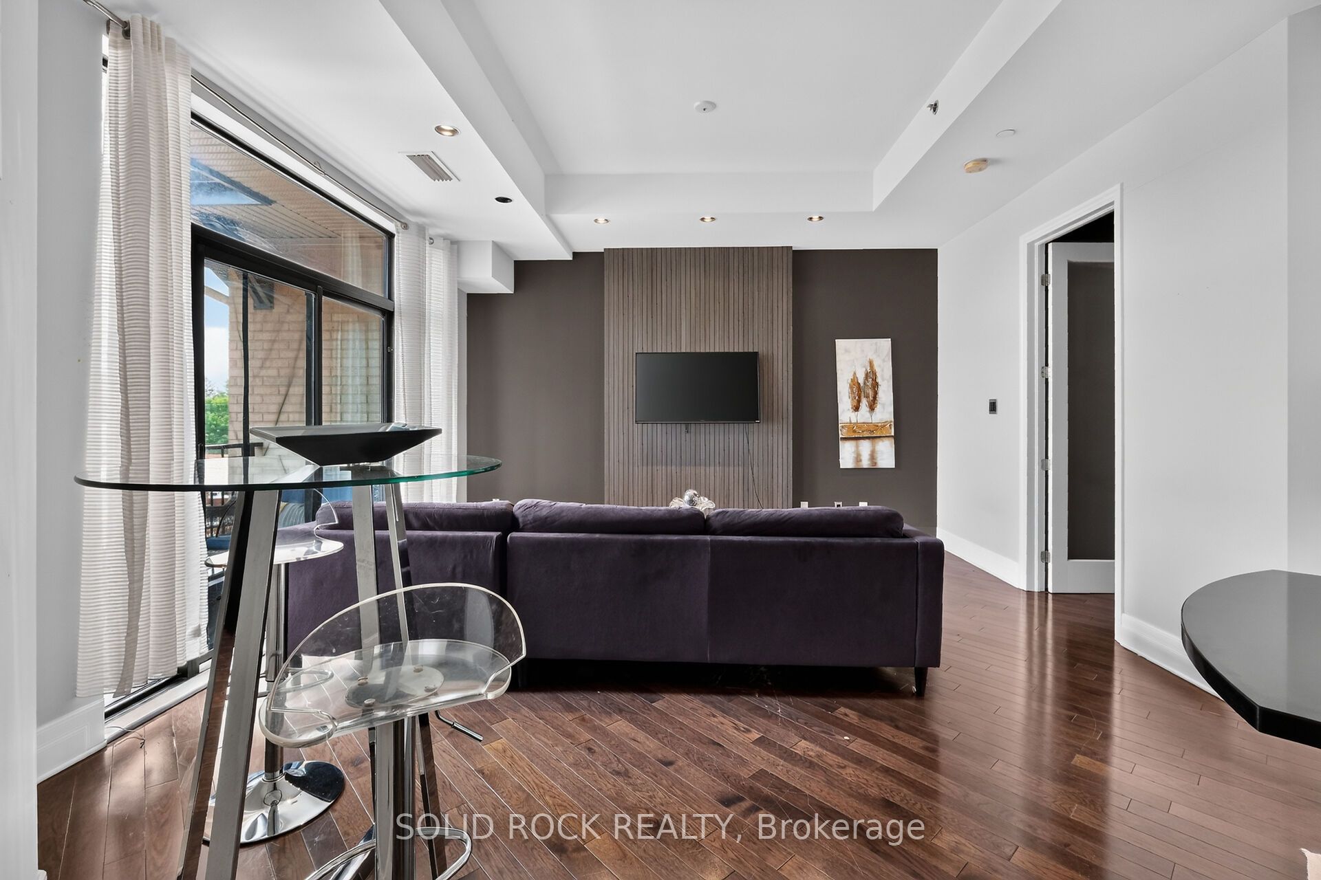 808 Bronson Avenue Ph18 Property Photo 16